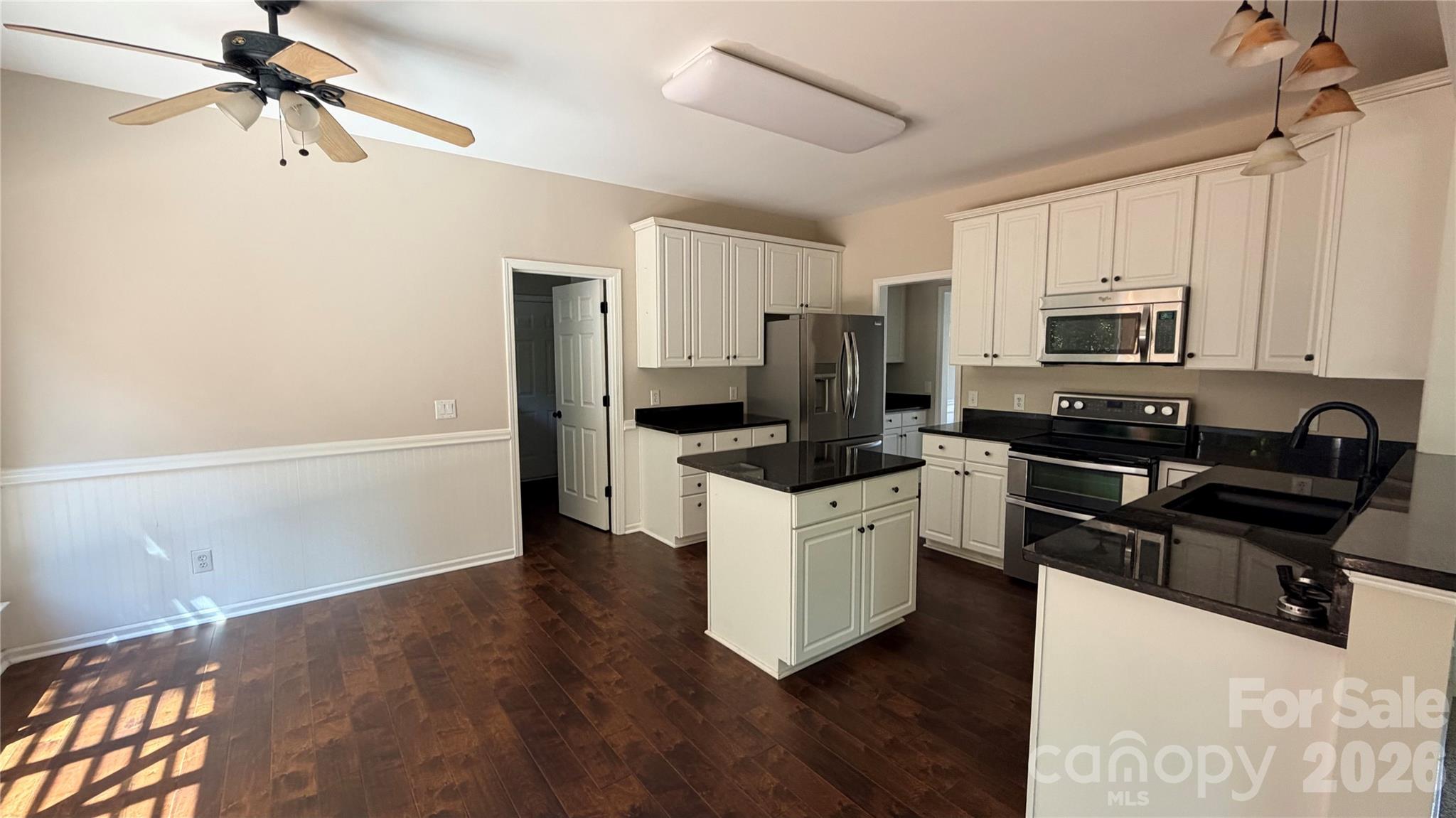 Single Family Residence at 7744 Epping Forest Drive, Huntersville, photo 2 of 19