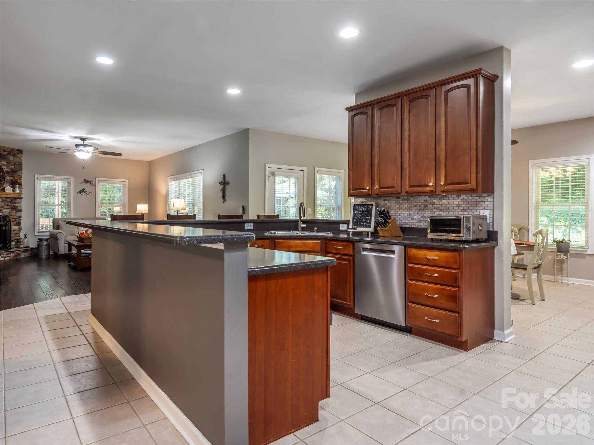 Single Family Residence at 273 Cross Creek Drive, Marion, photo 10 of 47