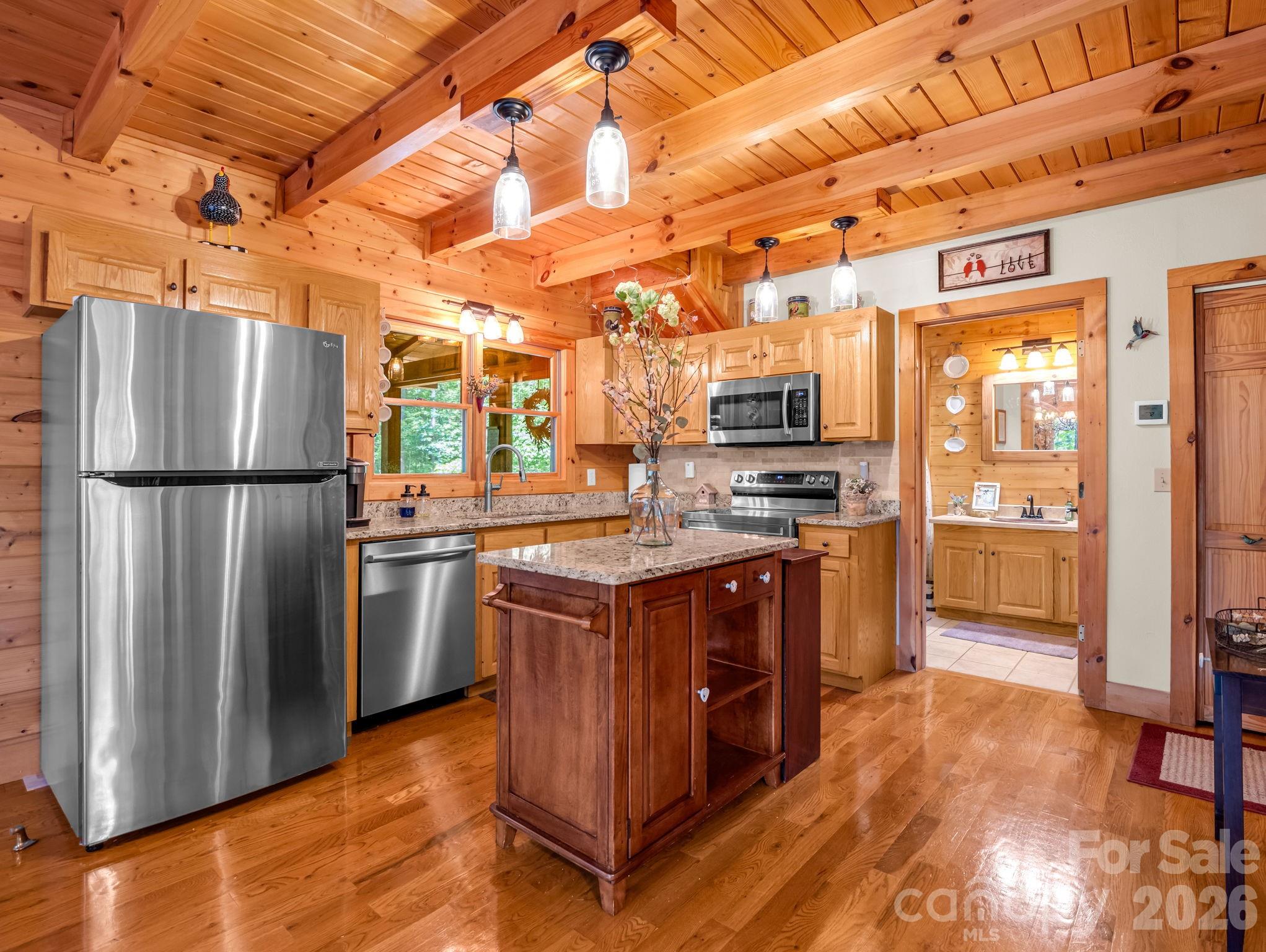 Single Family Residence at 106 Lake Terrace Drive, Nebo, photo 8 of 48
