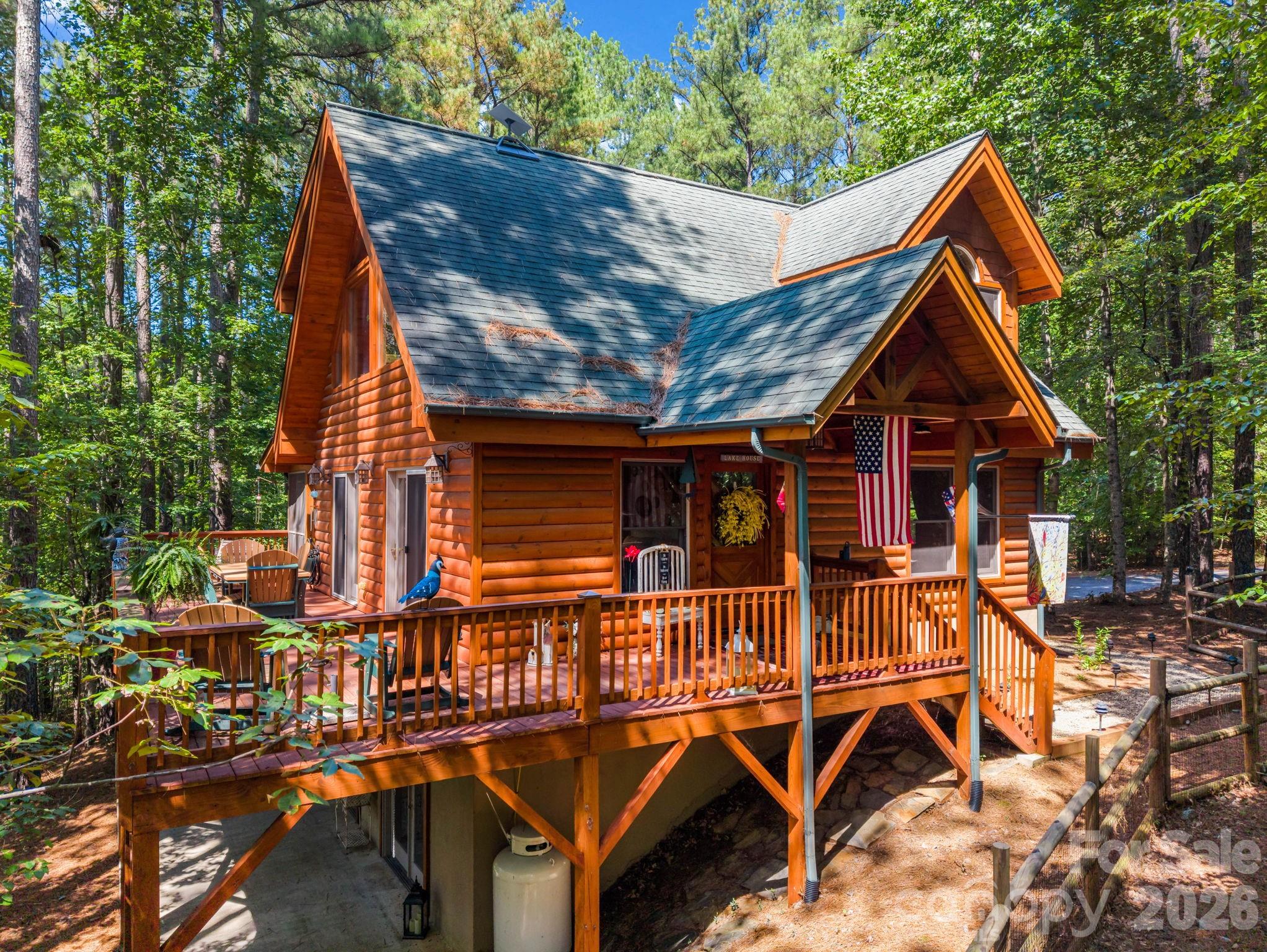 Exterior decking - 106 Lake Terrace Drive, Nebo