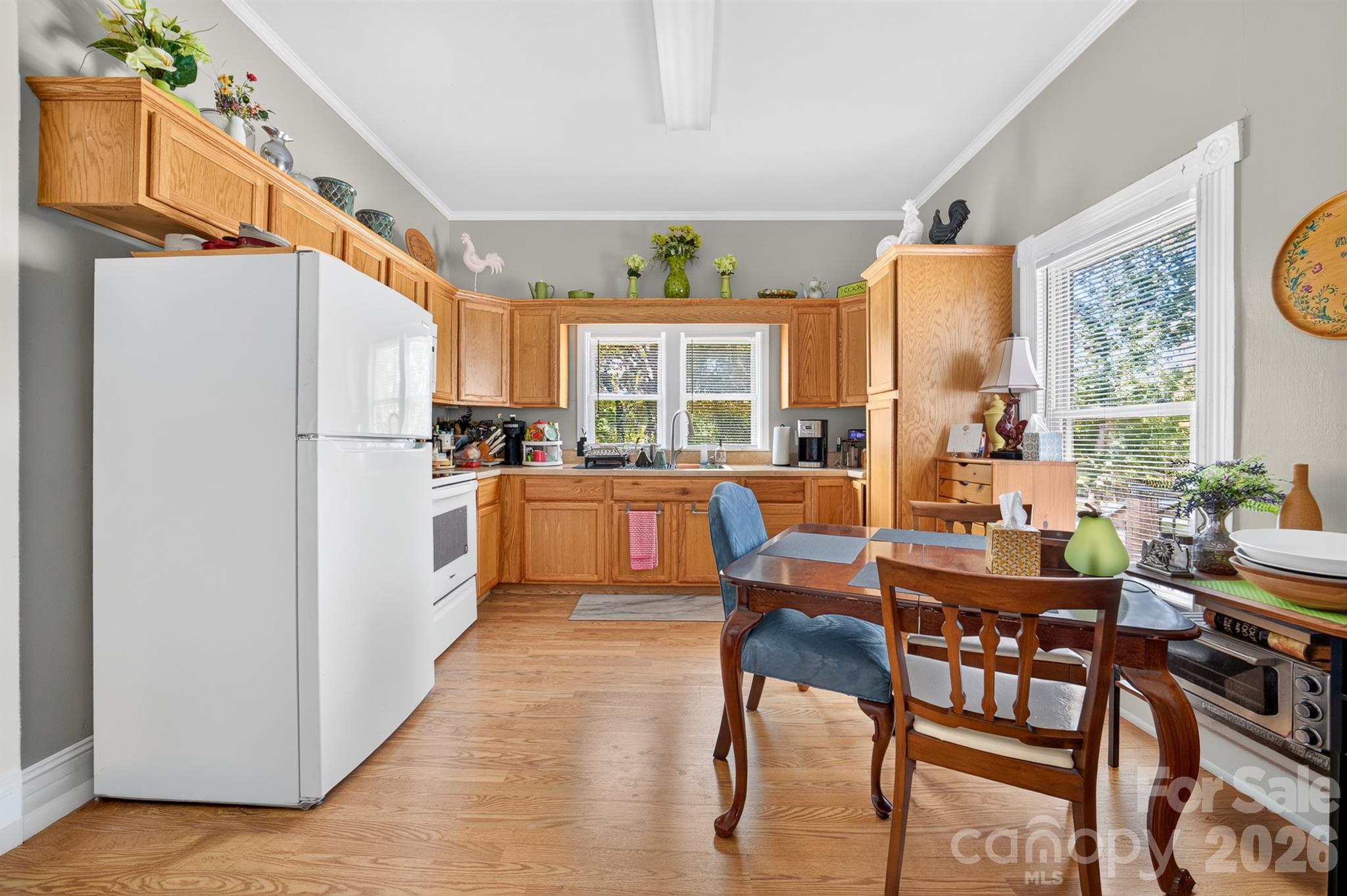 Single Family Residence at 3276 E Calvin Street, Claremont, photo 10 of 29