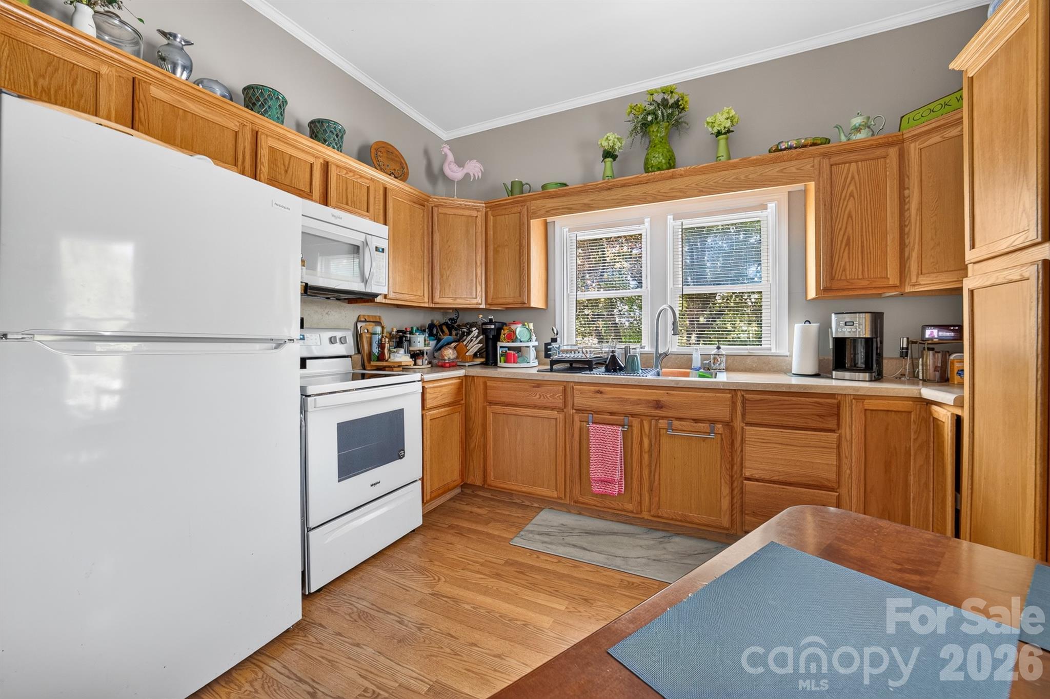 Single Family Residence at 3276 E Calvin Street, Claremont, photo 11 of 29