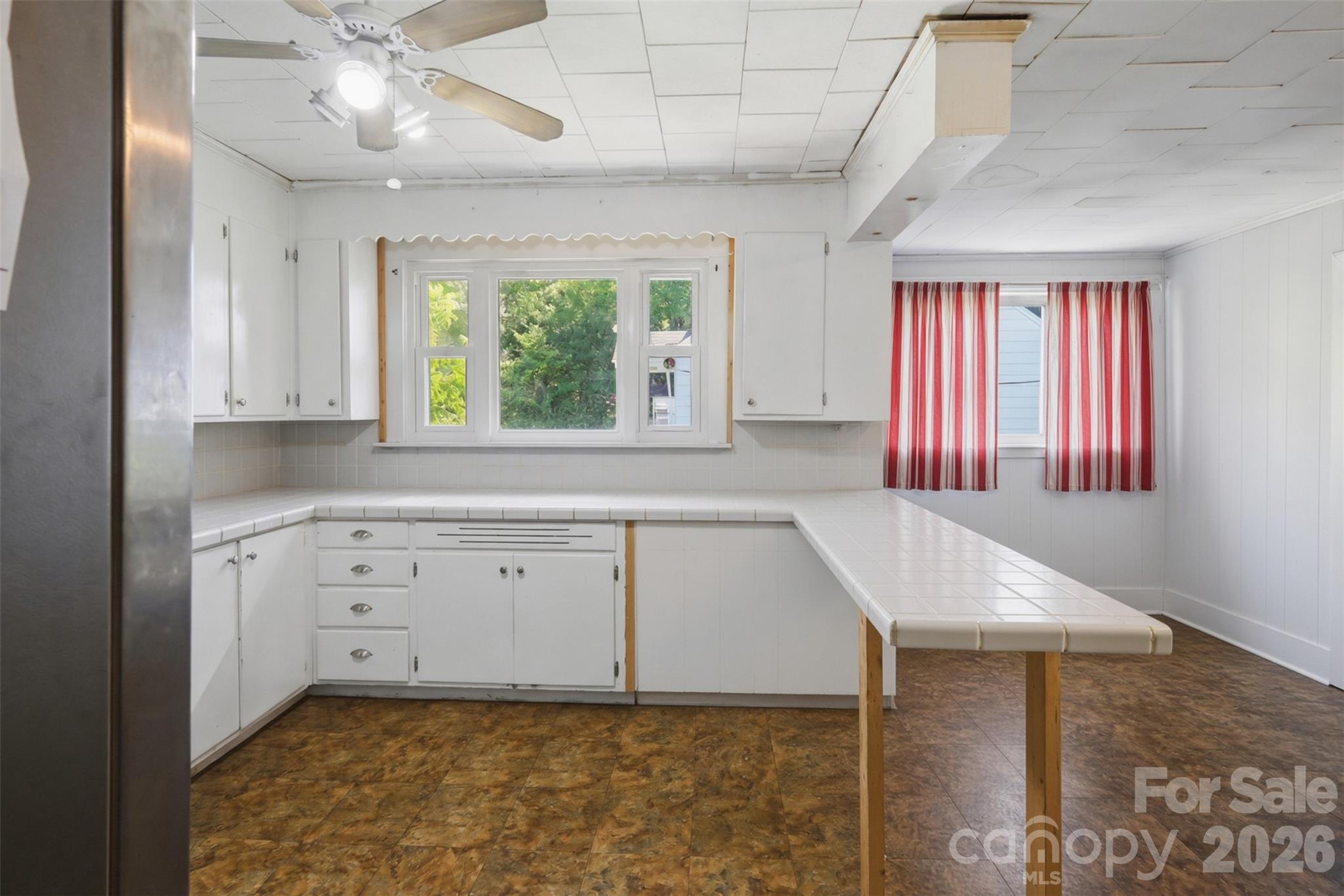 Single Family Residence at 512 1st Street W, Conover, photo 25 of 33