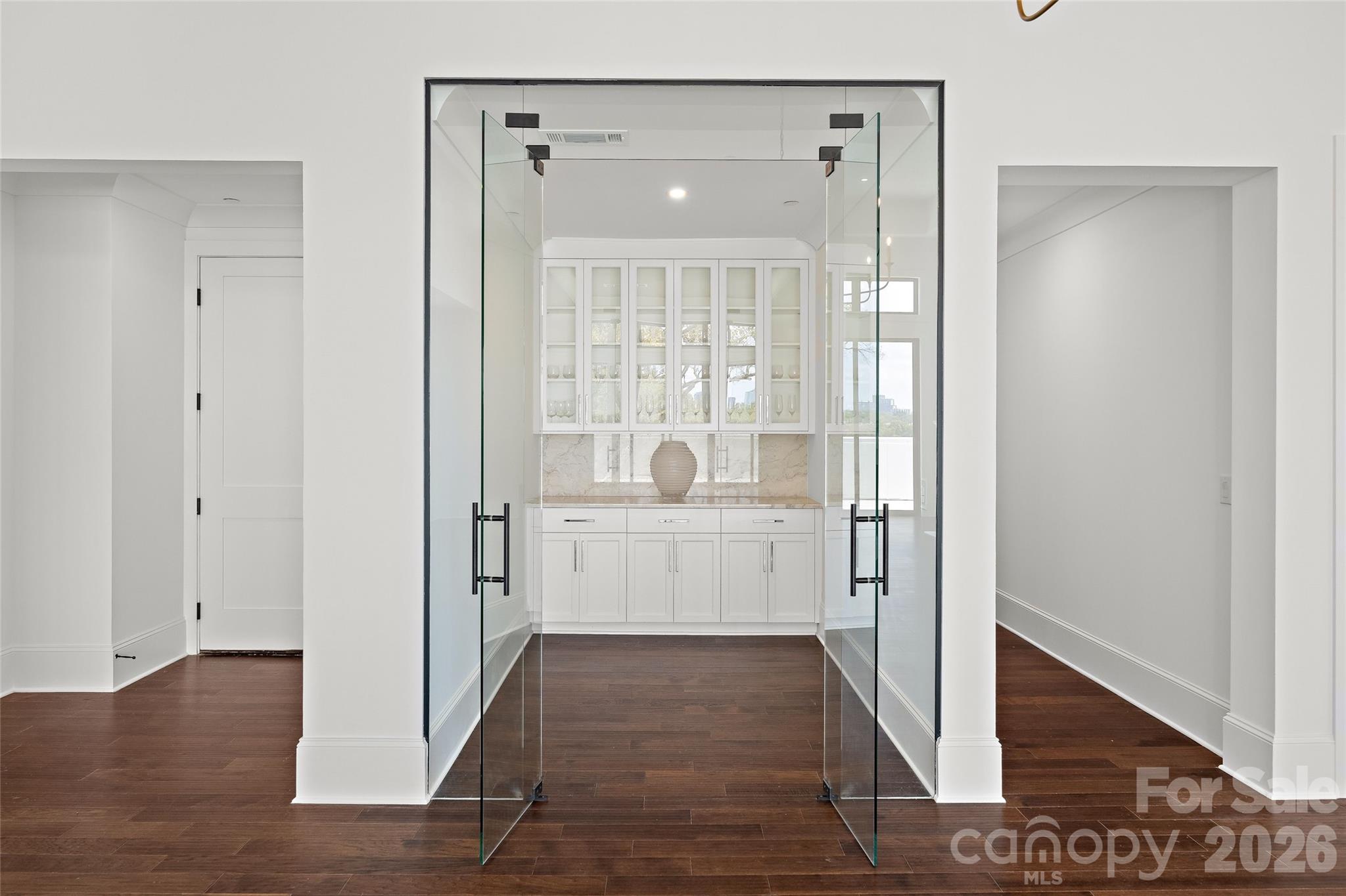 Condominium at 409 Queens Road, Charlotte, photo 12 of 48
