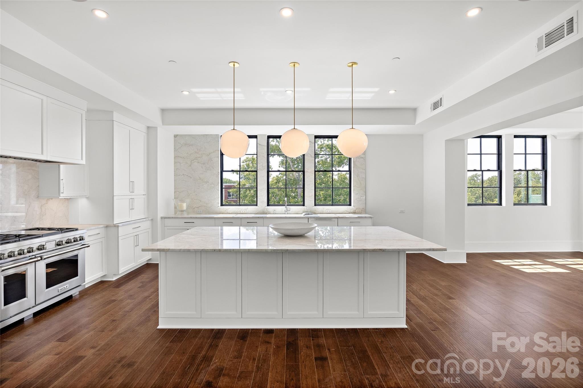 Condominium at 409 Queens Road, Charlotte, photo 13 of 48