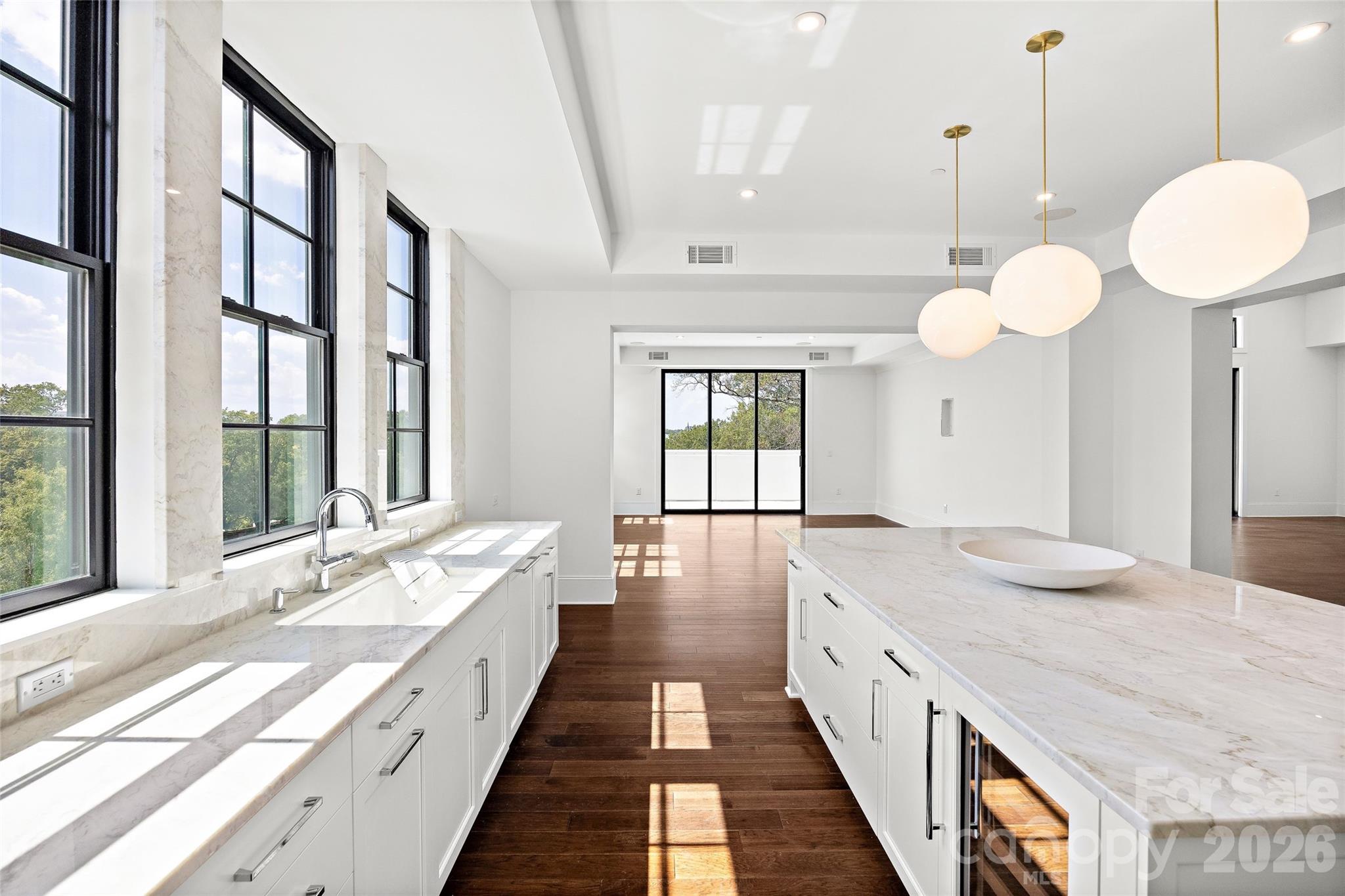 Condominium at 409 Queens Road, Charlotte, photo 17 of 48