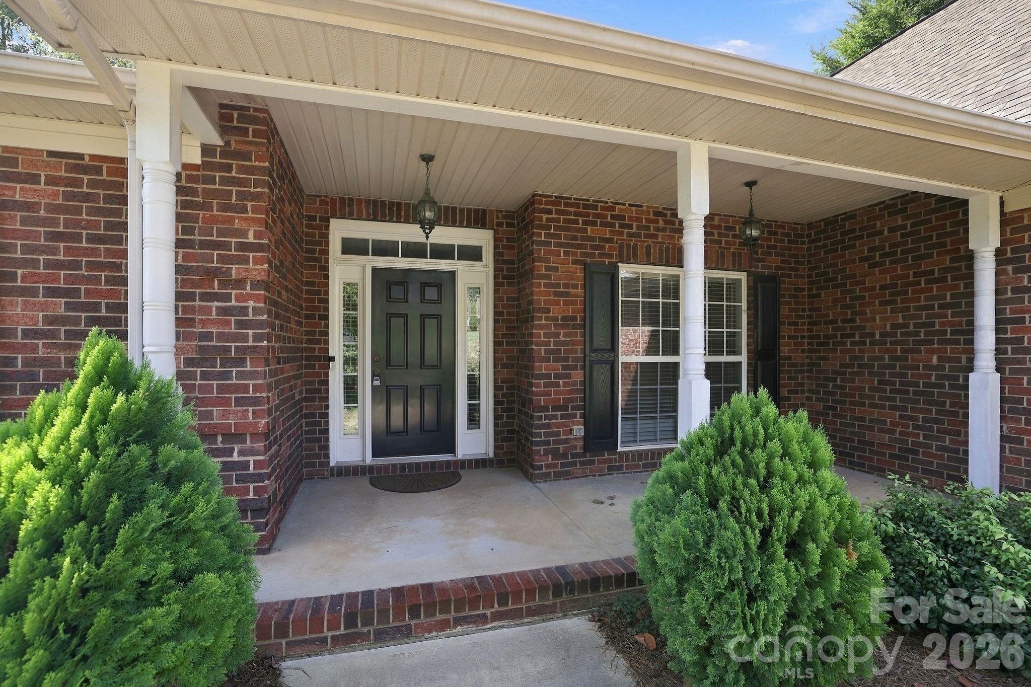 Single Family Residence at 5911 Sugarcane Court, Mint Hill, photo 4 of 44
