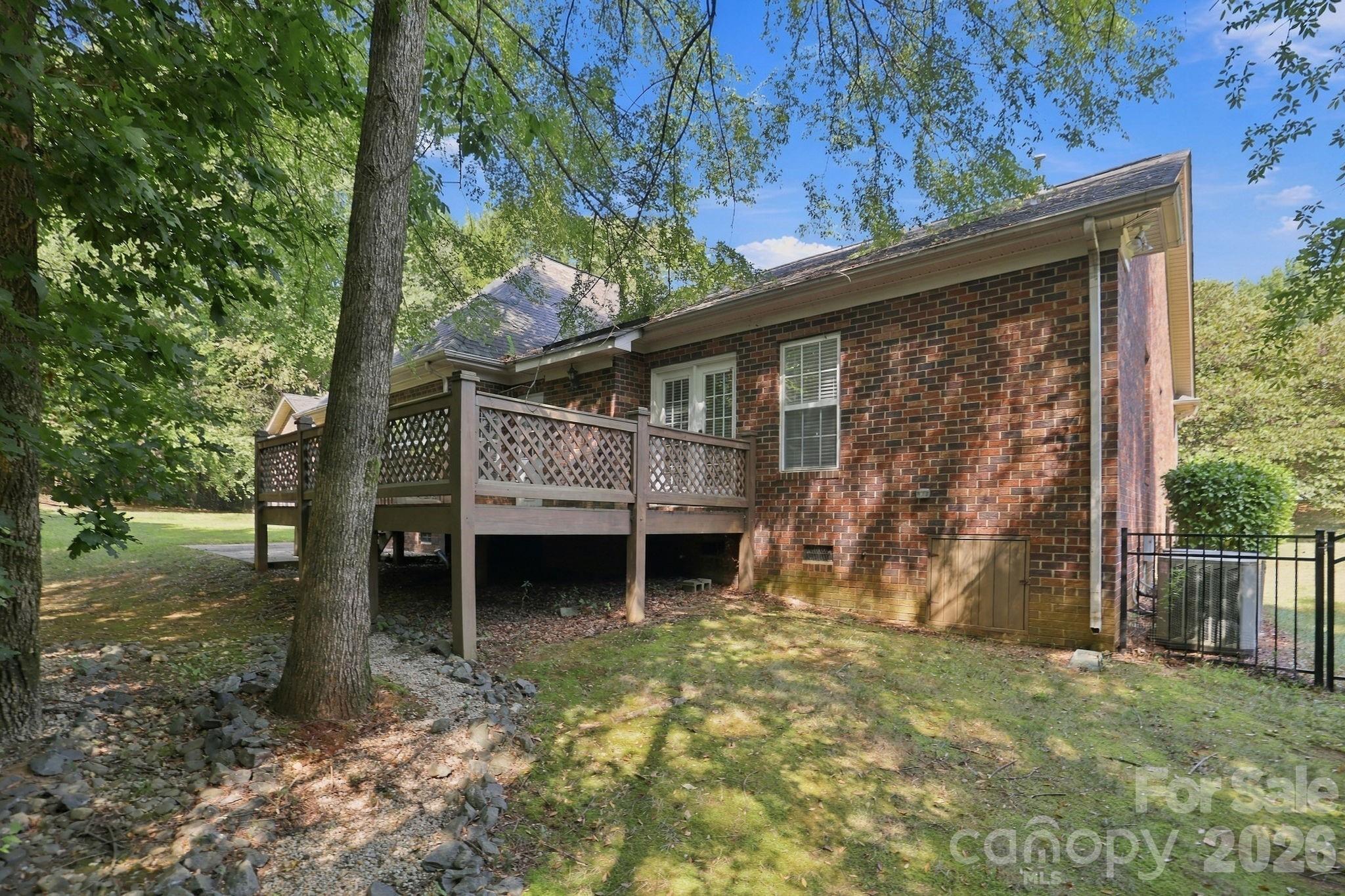 Single Family Residence at 5911 Sugarcane Court, Mint Hill, photo 5 of 44