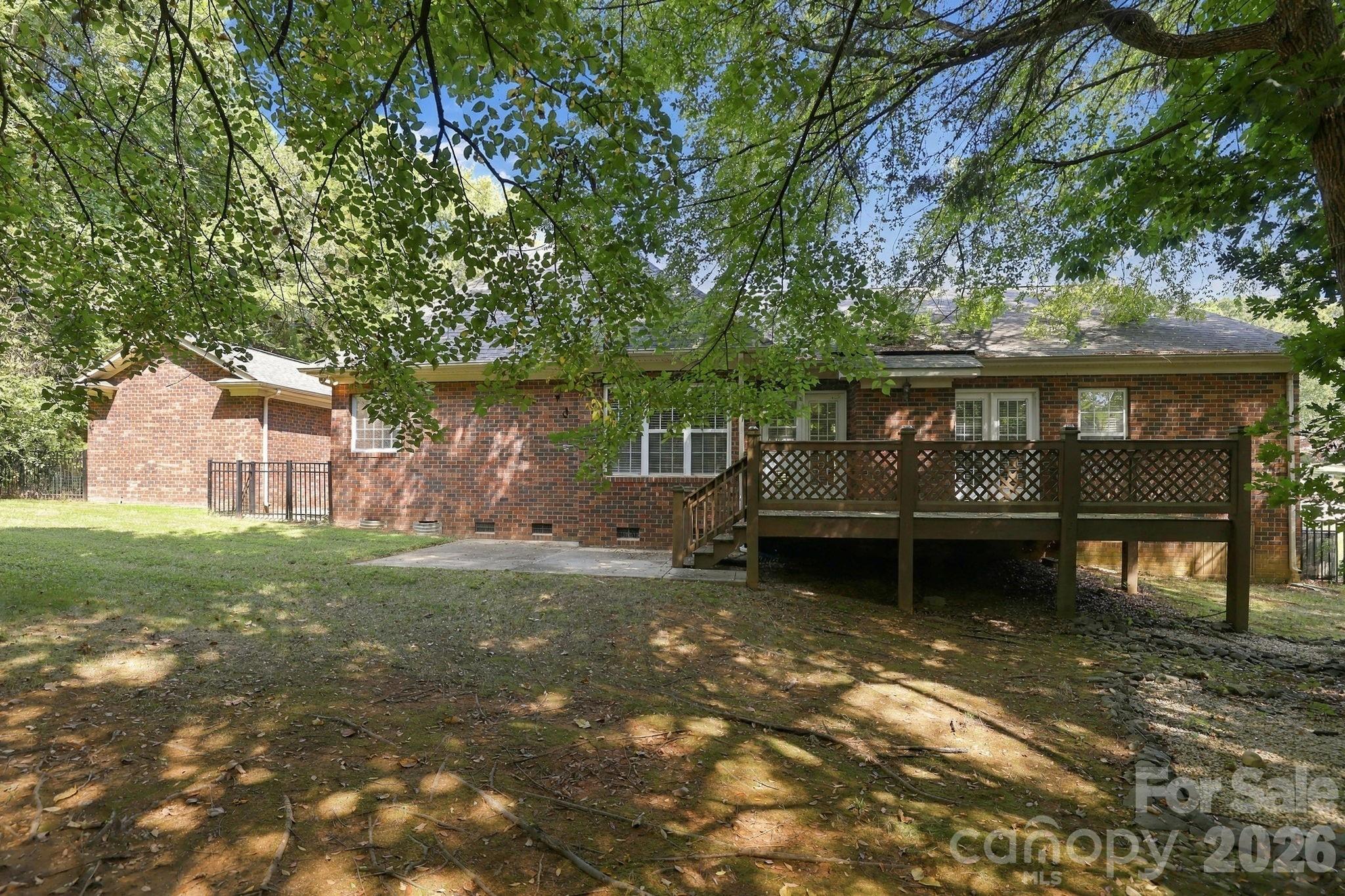 Single Family Residence at 5911 Sugarcane Court, Mint Hill, photo 6 of 44