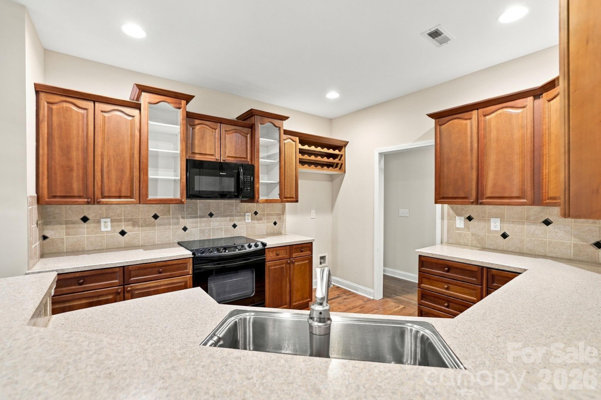 Single Family Residence at 5911 Sugarcane Court, Mint Hill, photo 20 of 44