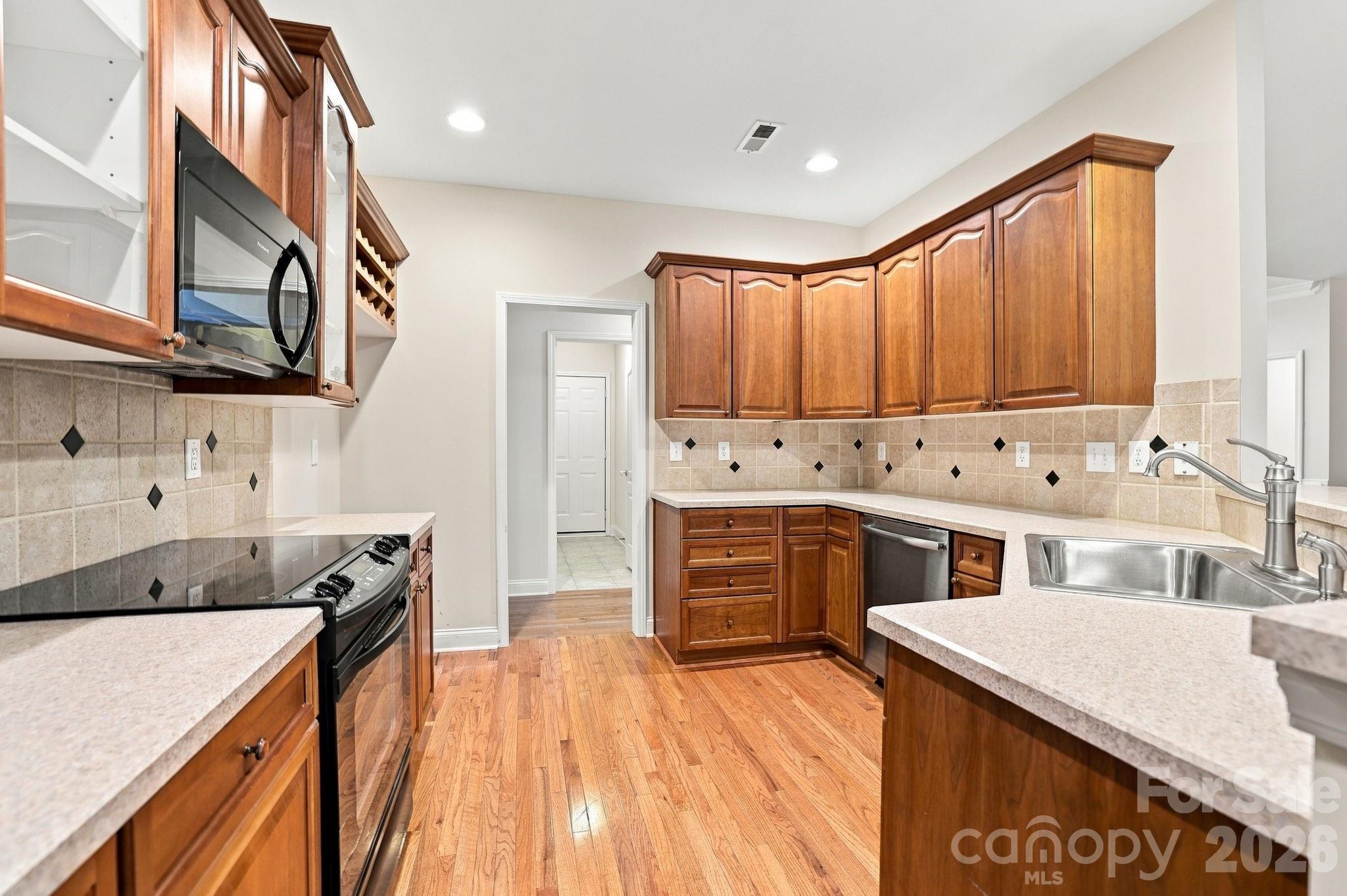 Single Family Residence at 5911 Sugarcane Court, Mint Hill, photo 21 of 44
