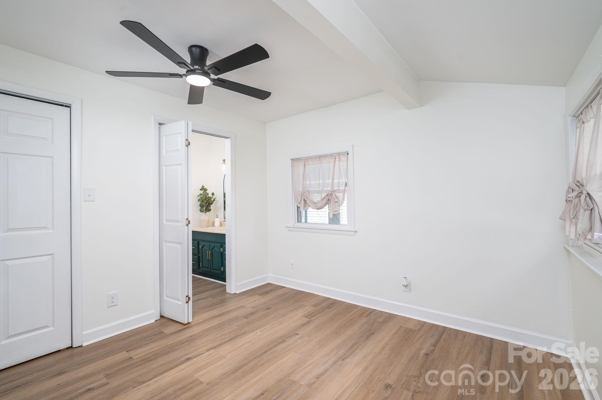 Single Family Residence at 313 Willis Road, Dallas, photo 11 of 37