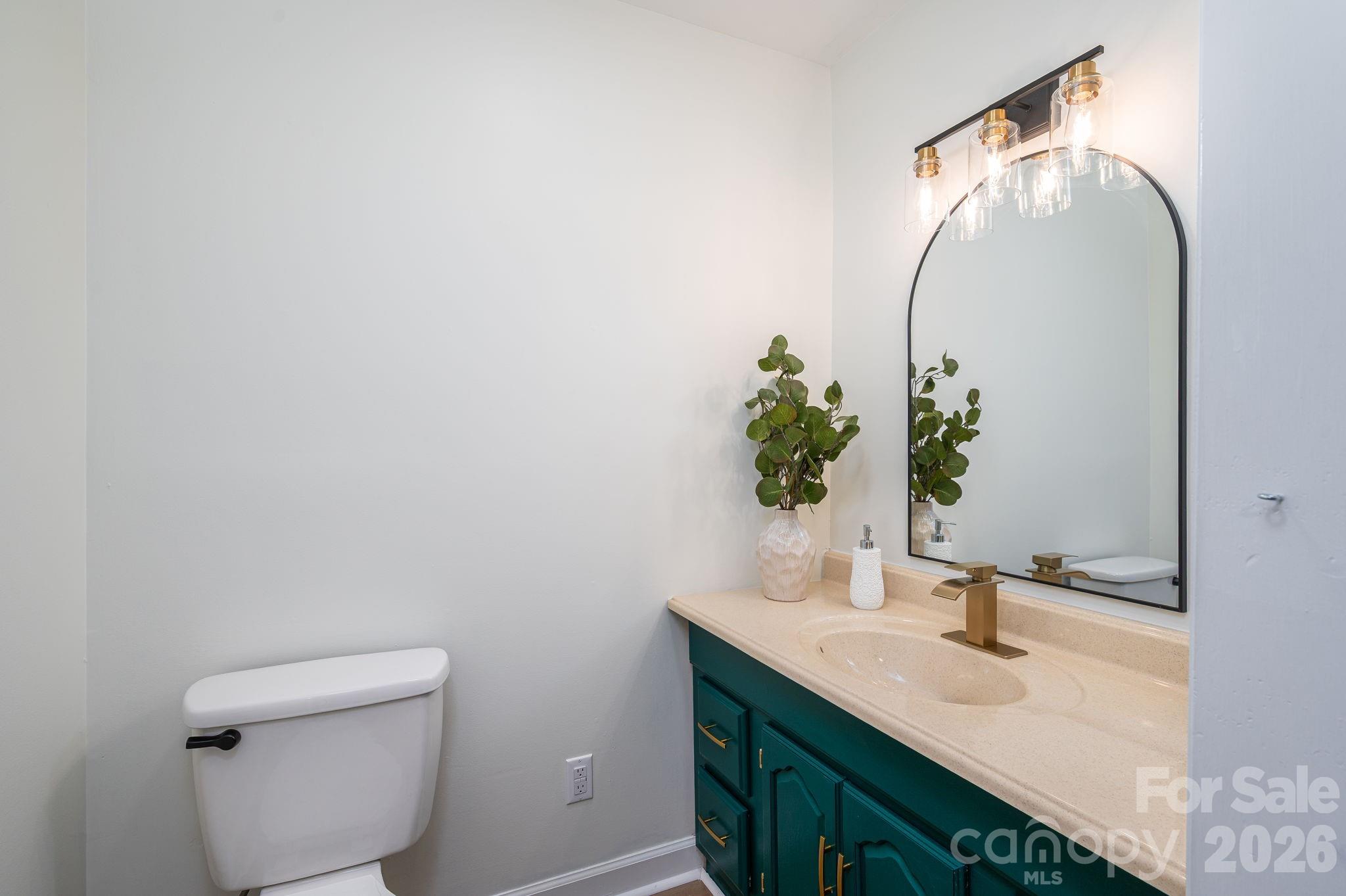 Single Family Residence at 313 Willis Road, Dallas, photo 14 of 37