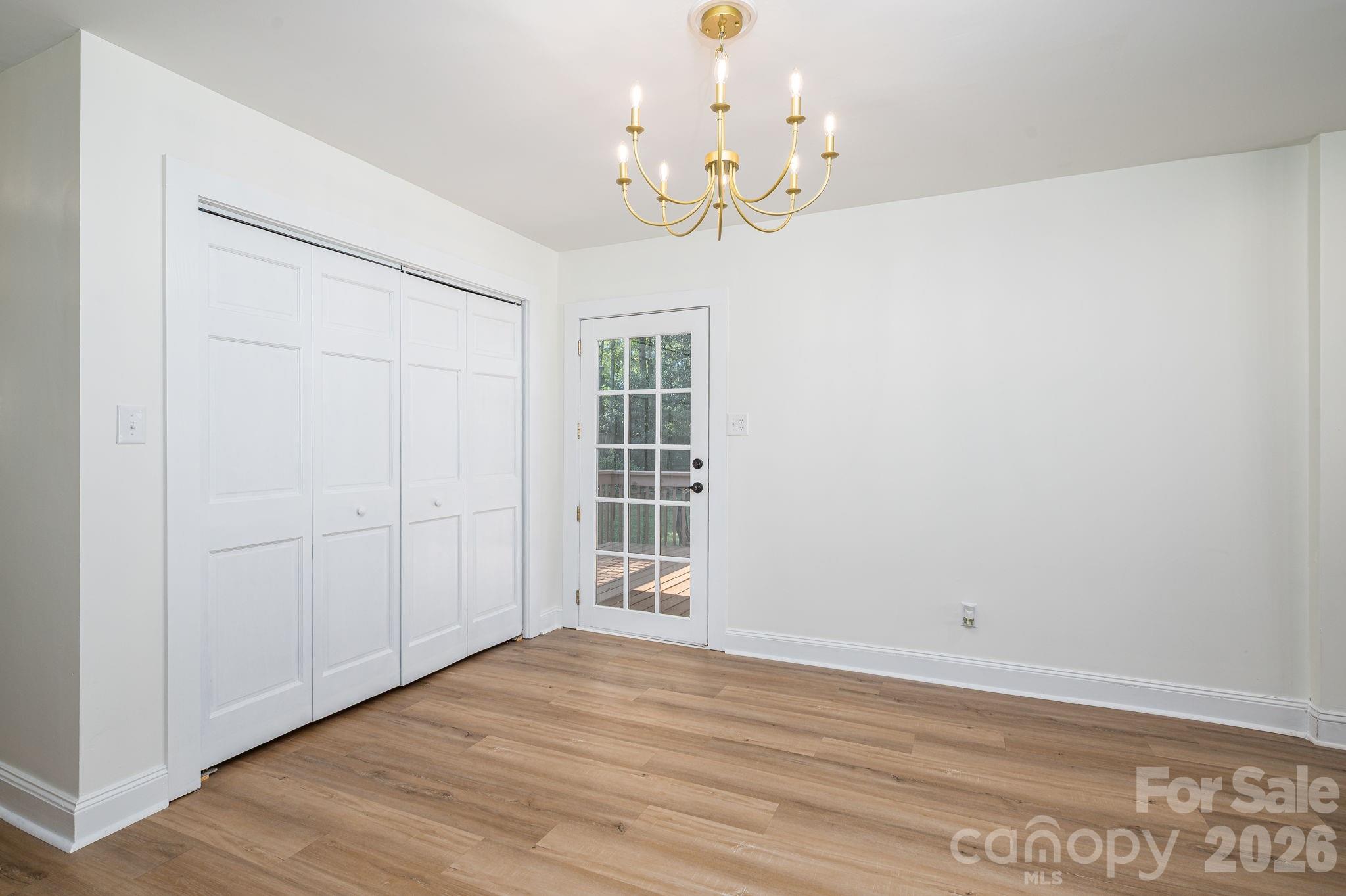 Single Family Residence at 313 Willis Road, Dallas, photo 15 of 37