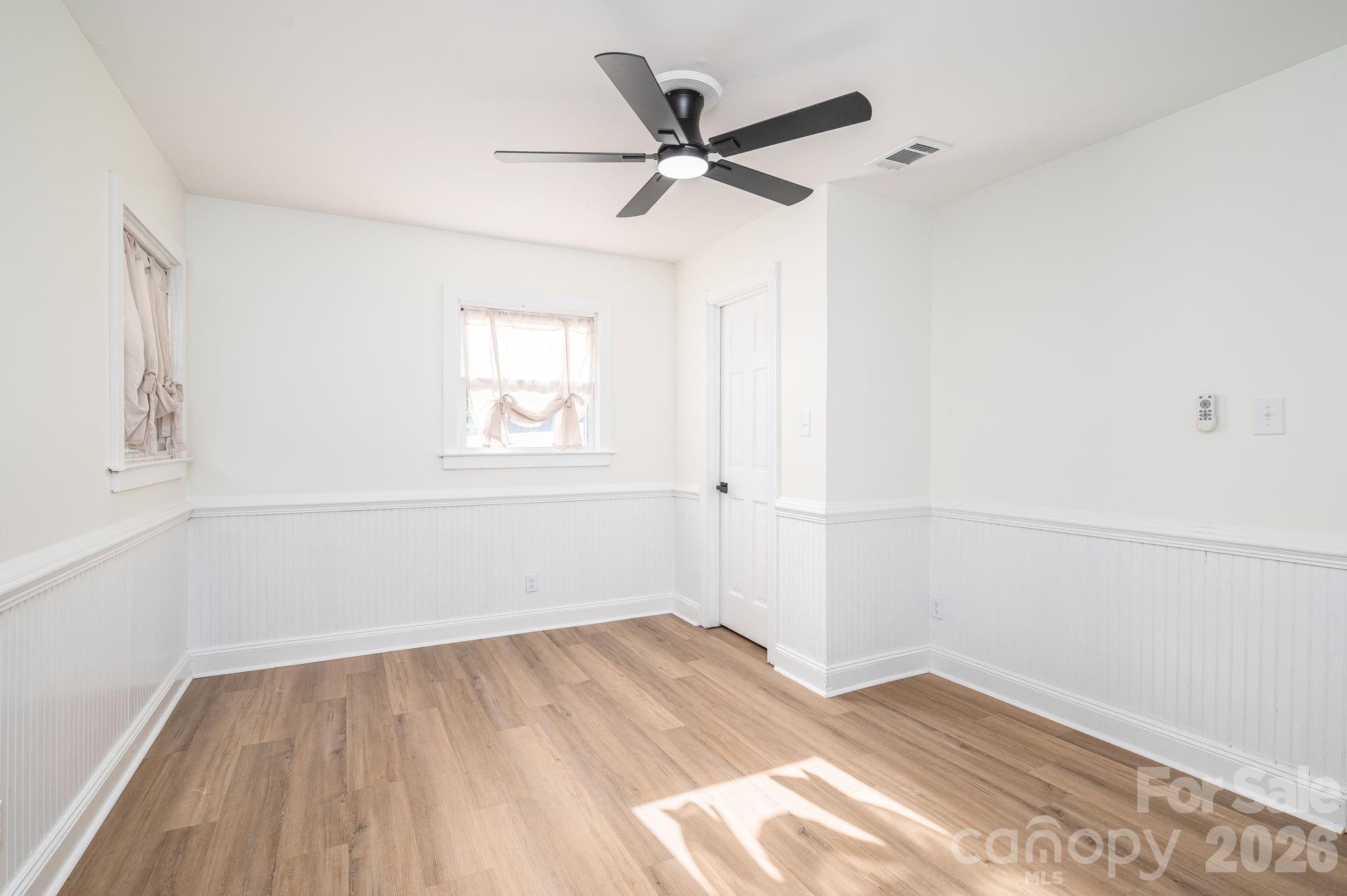 Single Family Residence at 313 Willis Road, Dallas, photo 25 of 37