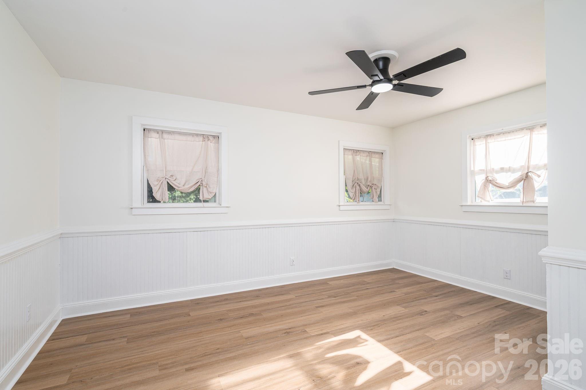 Single Family Residence at 313 Willis Road, Dallas, photo 26 of 37