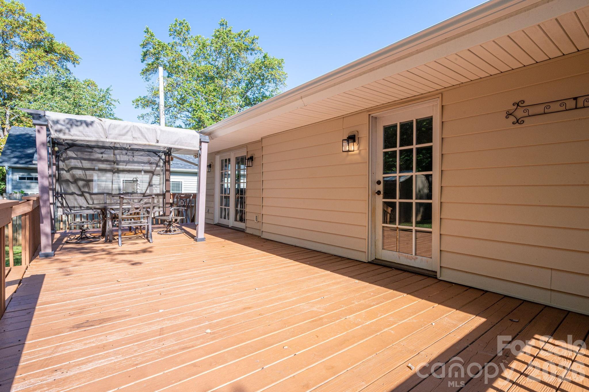 Single Family Residence at 313 Willis Road, Dallas, photo 30 of 37