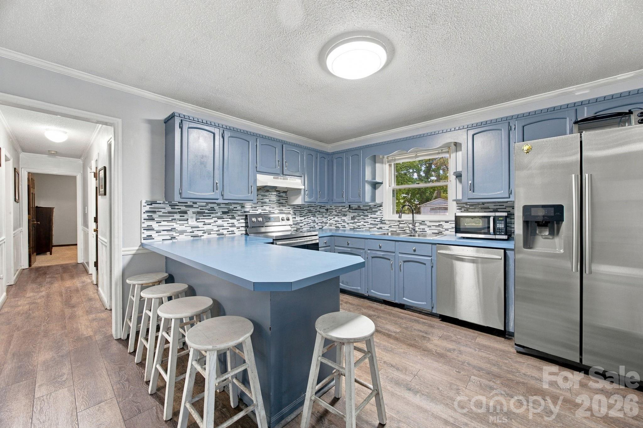 Single Family Residence at 709 Woodside Drive, Kings Mountain, photo 13 of 43