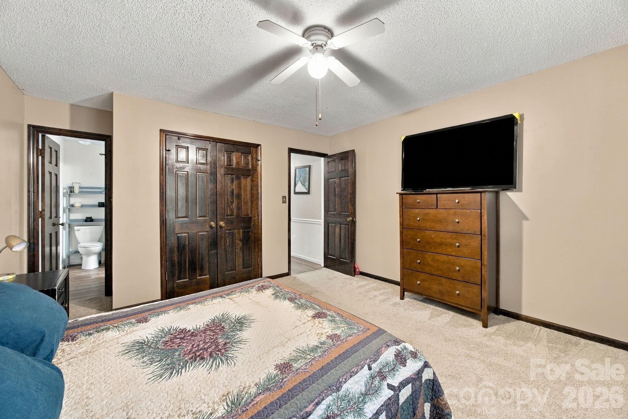 Single Family Residence at 709 Woodside Drive, Kings Mountain, photo 18 of 43