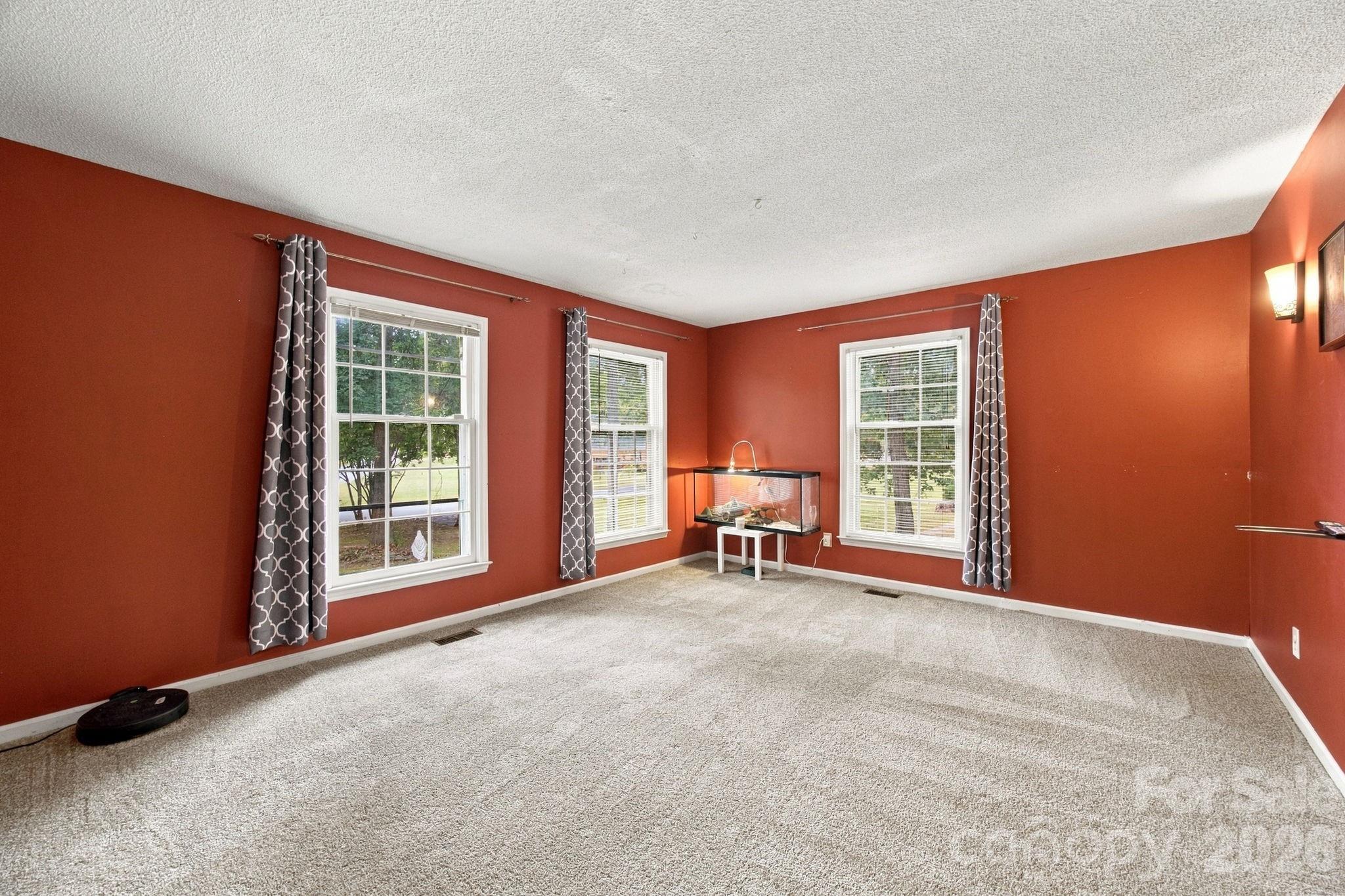 Single Family Residence at 709 Woodside Drive, Kings Mountain, photo 21 of 43