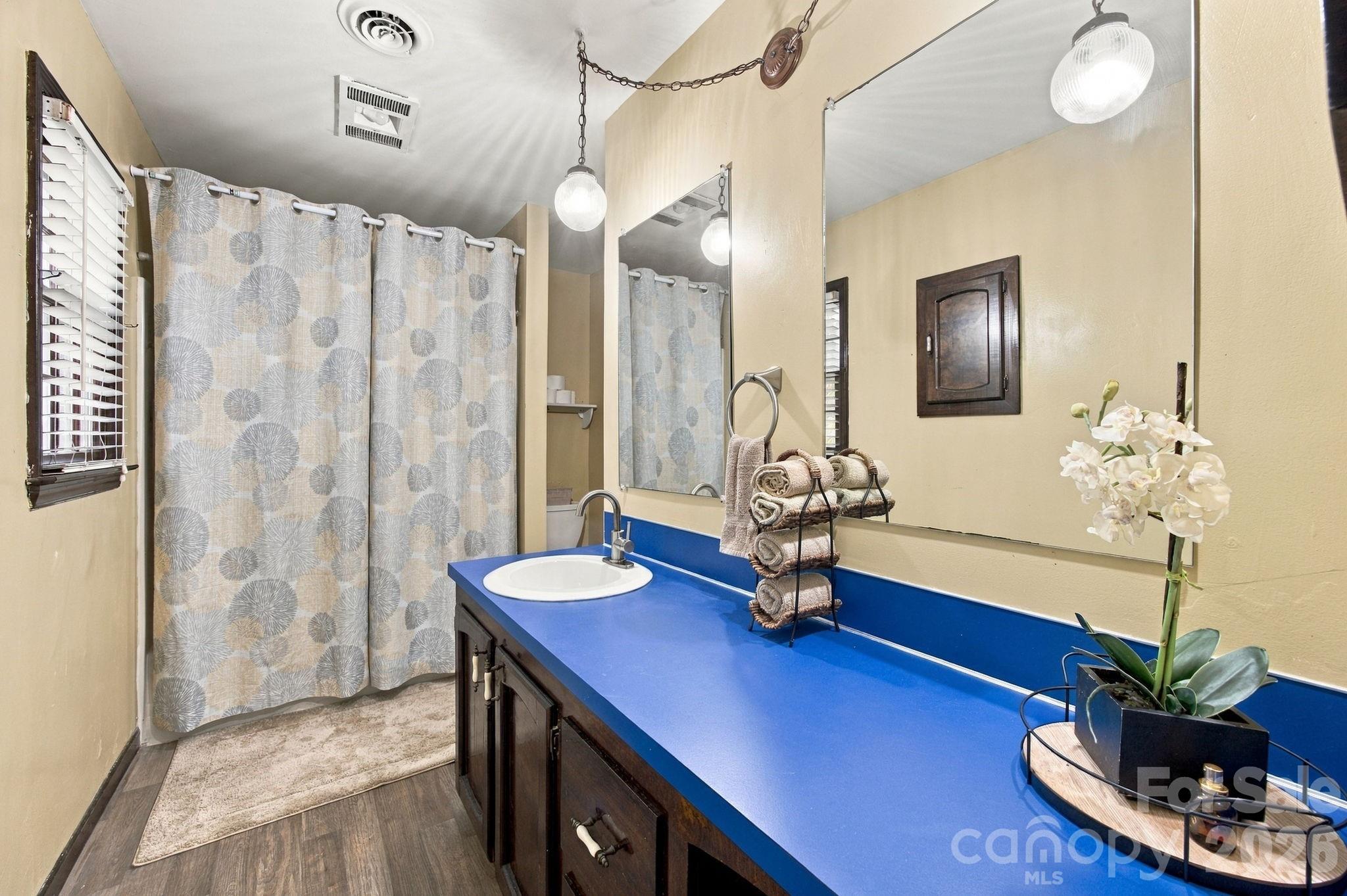 Single Family Residence at 709 Woodside Drive, Kings Mountain, photo 28 of 43