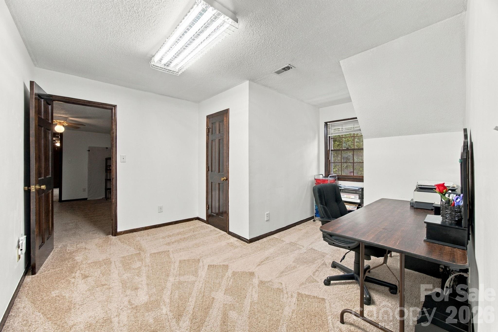 Single Family Residence at 709 Woodside Drive, Kings Mountain, photo 31 of 43