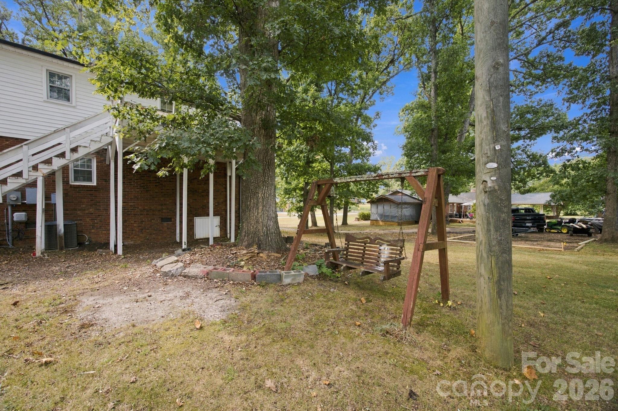 Single Family Residence at 709 Woodside Drive, Kings Mountain, photo 42 of 43