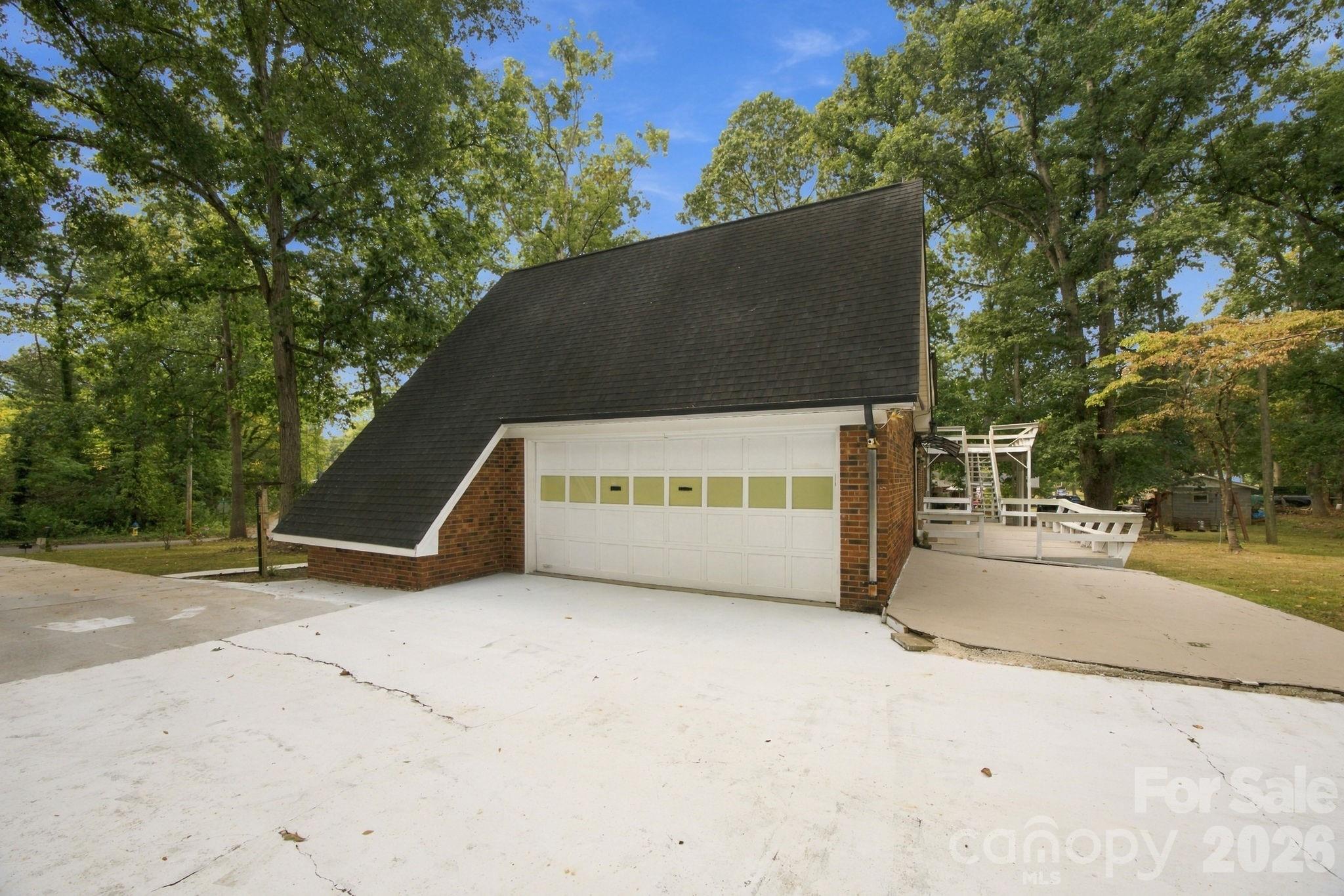 Single Family Residence at 709 Woodside Drive, Kings Mountain, photo 43 of 43