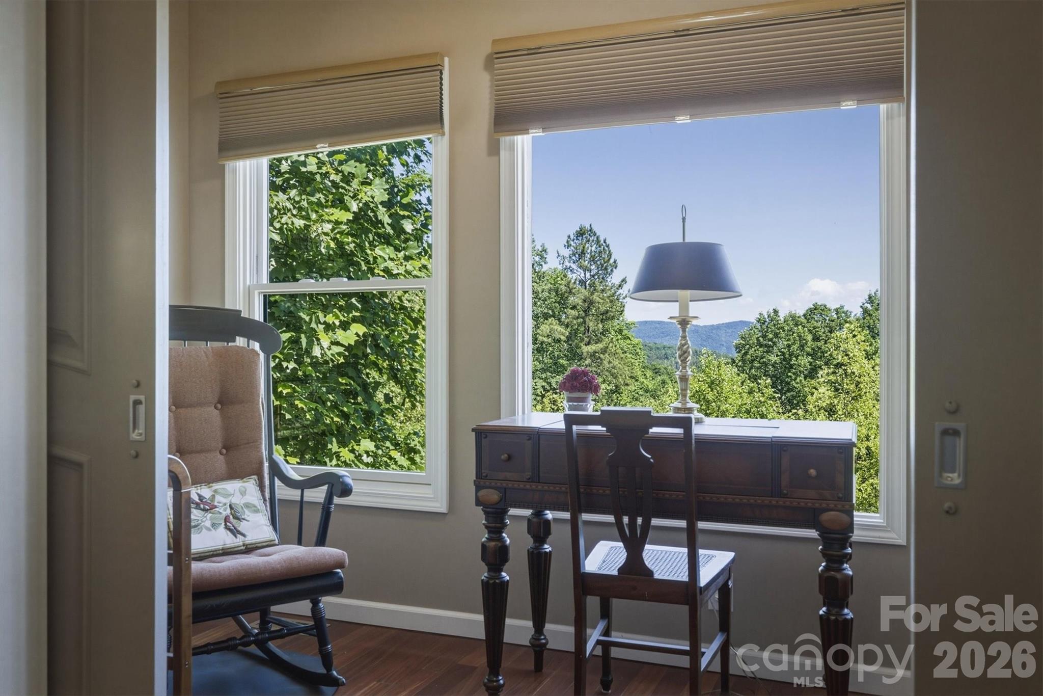 Primary BR Sitting Area - 315 Lakeview Trail, Nebo