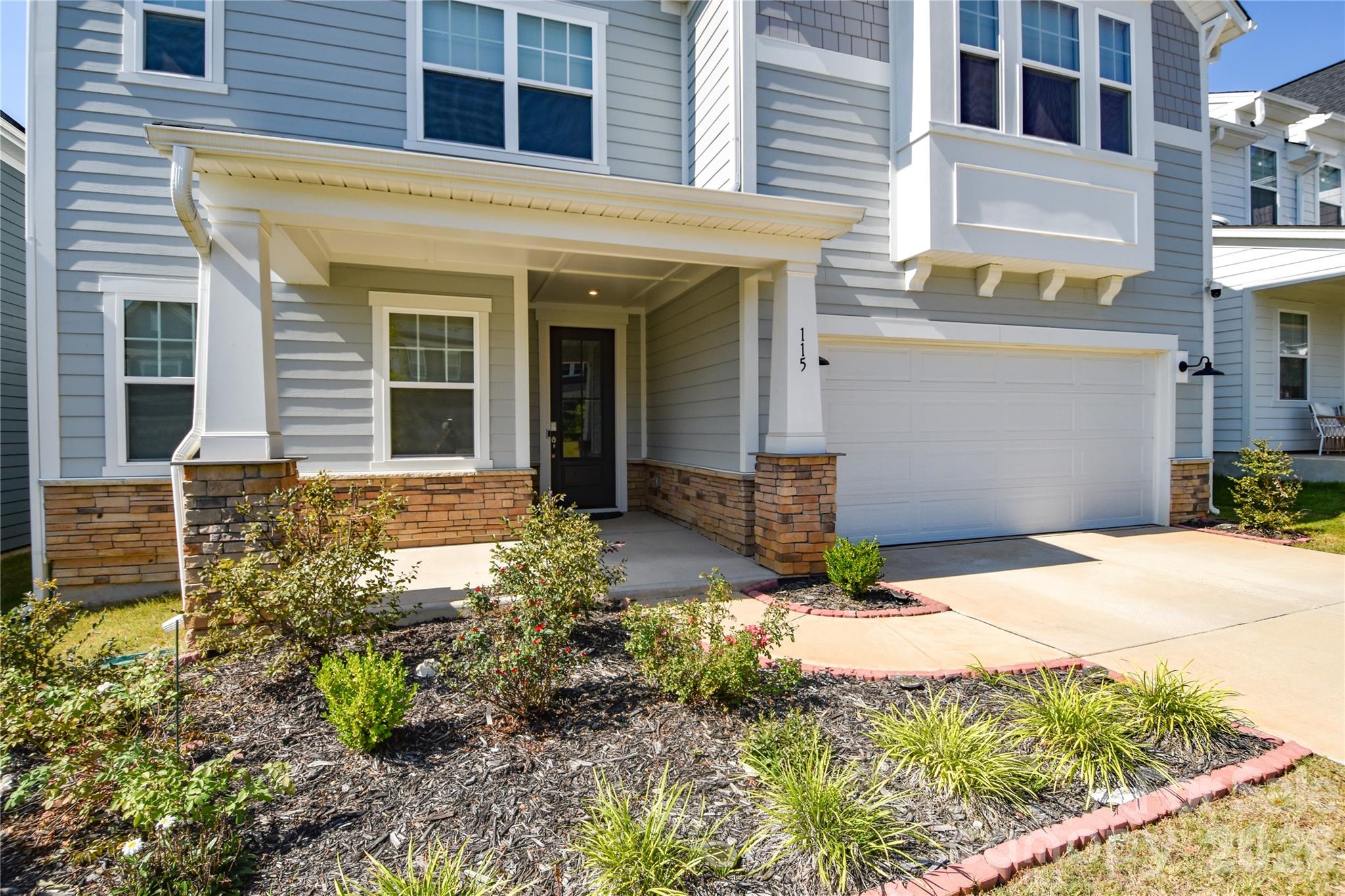 Single Family Residence at 115 Hadley Court, Mooresville, photo 3 of 40