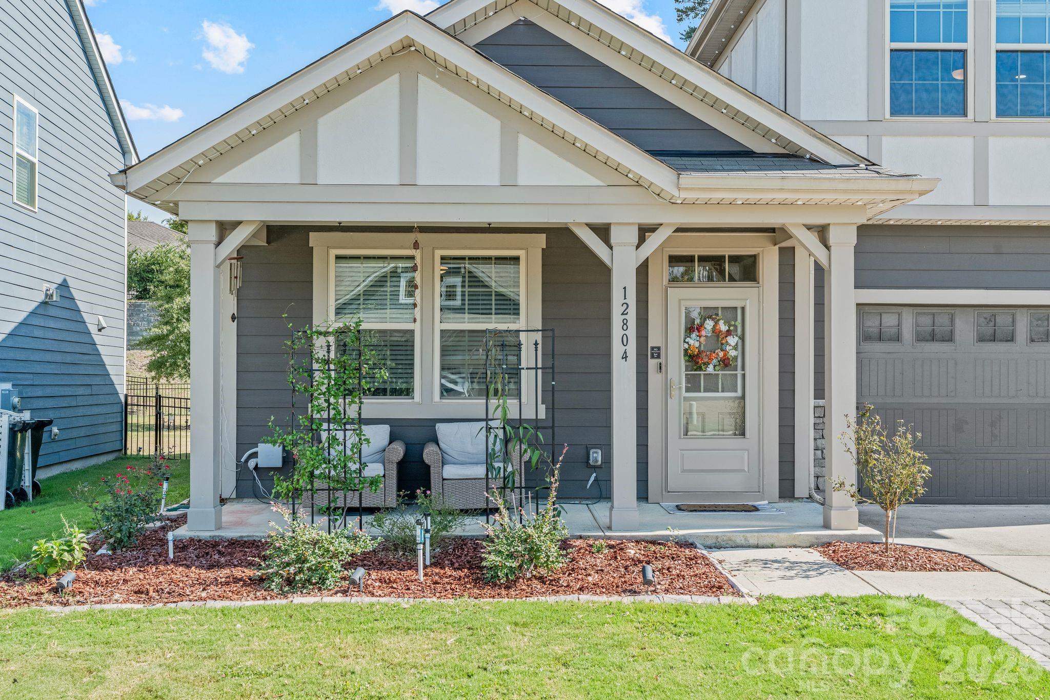 Single Family Residence at 12804 Heath Grove Drive, Huntersville, photo 5 of 41