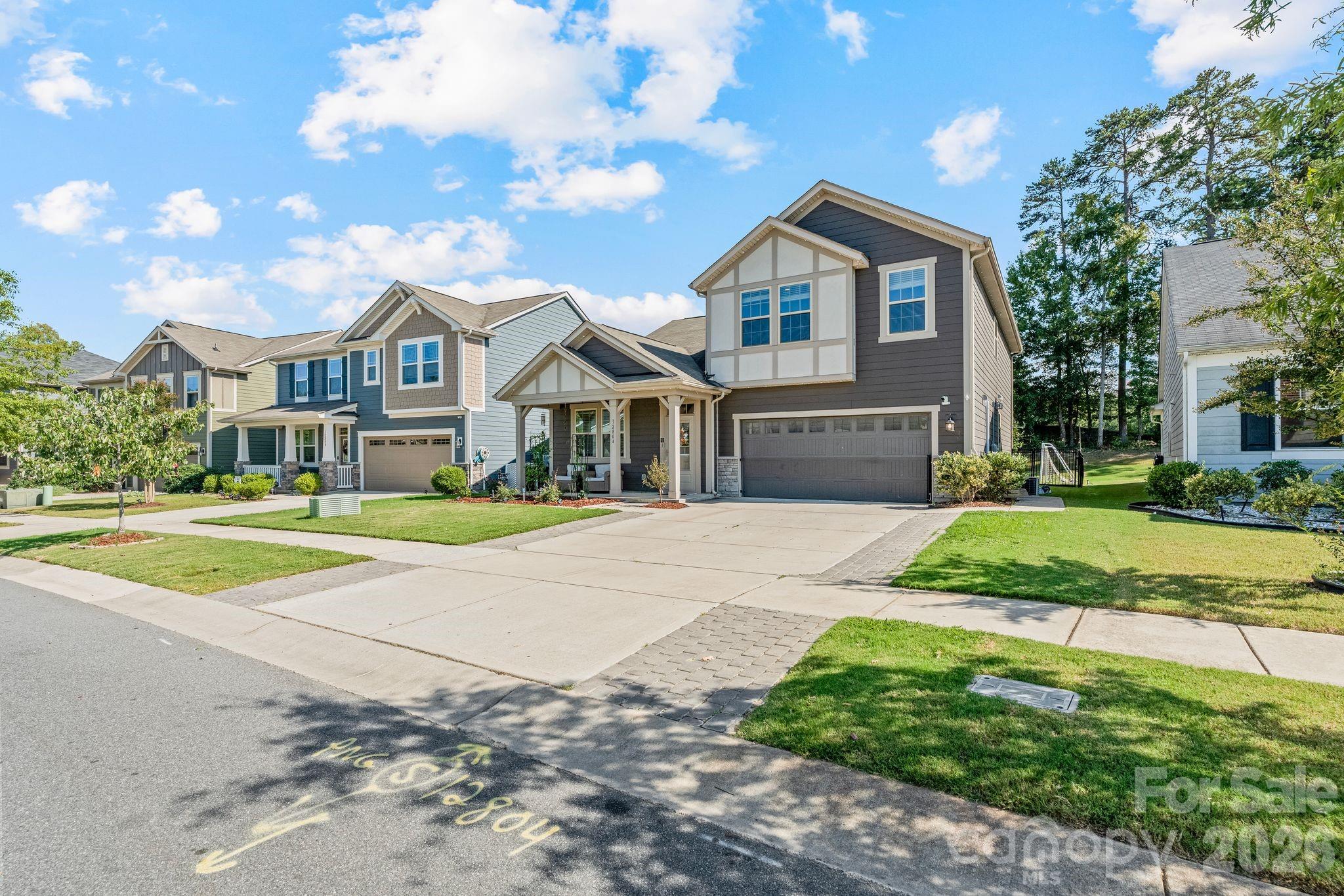 Single Family Residence at 12804 Heath Grove Drive, Huntersville, photo 3 of 41