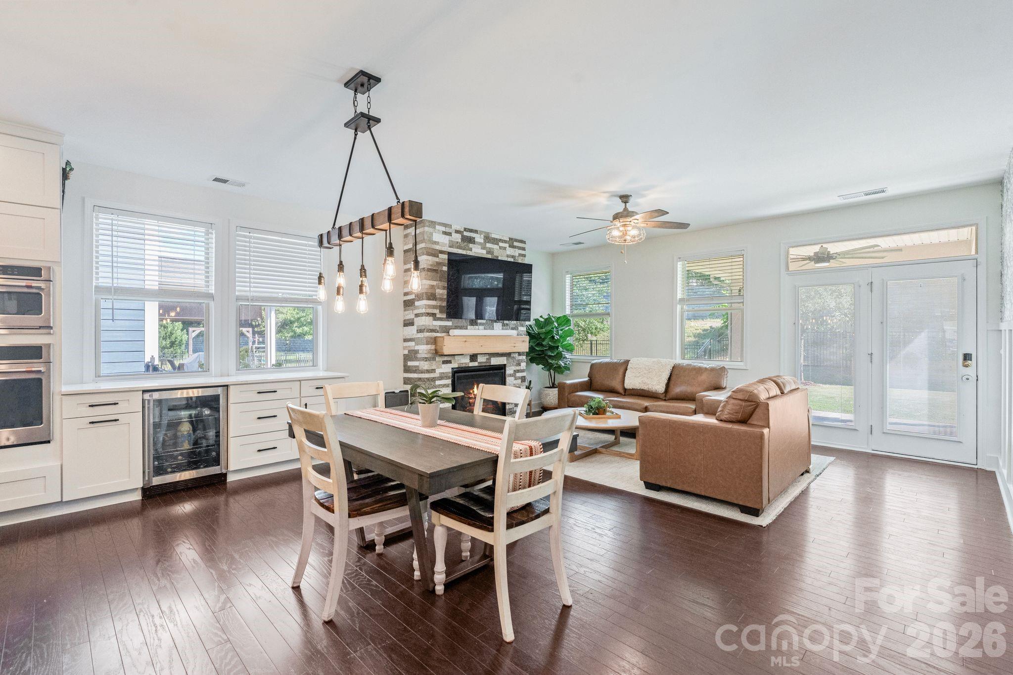 Single Family Residence at 12804 Heath Grove Drive, Huntersville, photo 15 of 41
