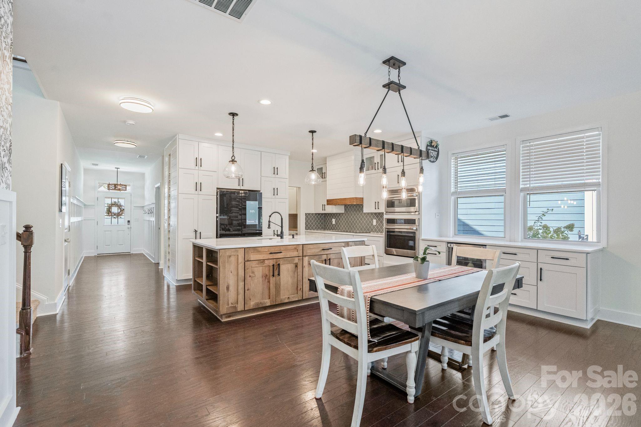 Single Family Residence at 12804 Heath Grove Drive, Huntersville, photo 8 of 41