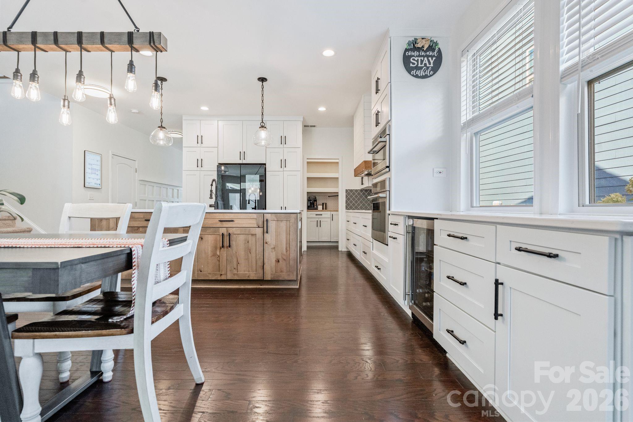 Single Family Residence at 12804 Heath Grove Drive, Huntersville, photo 10 of 41