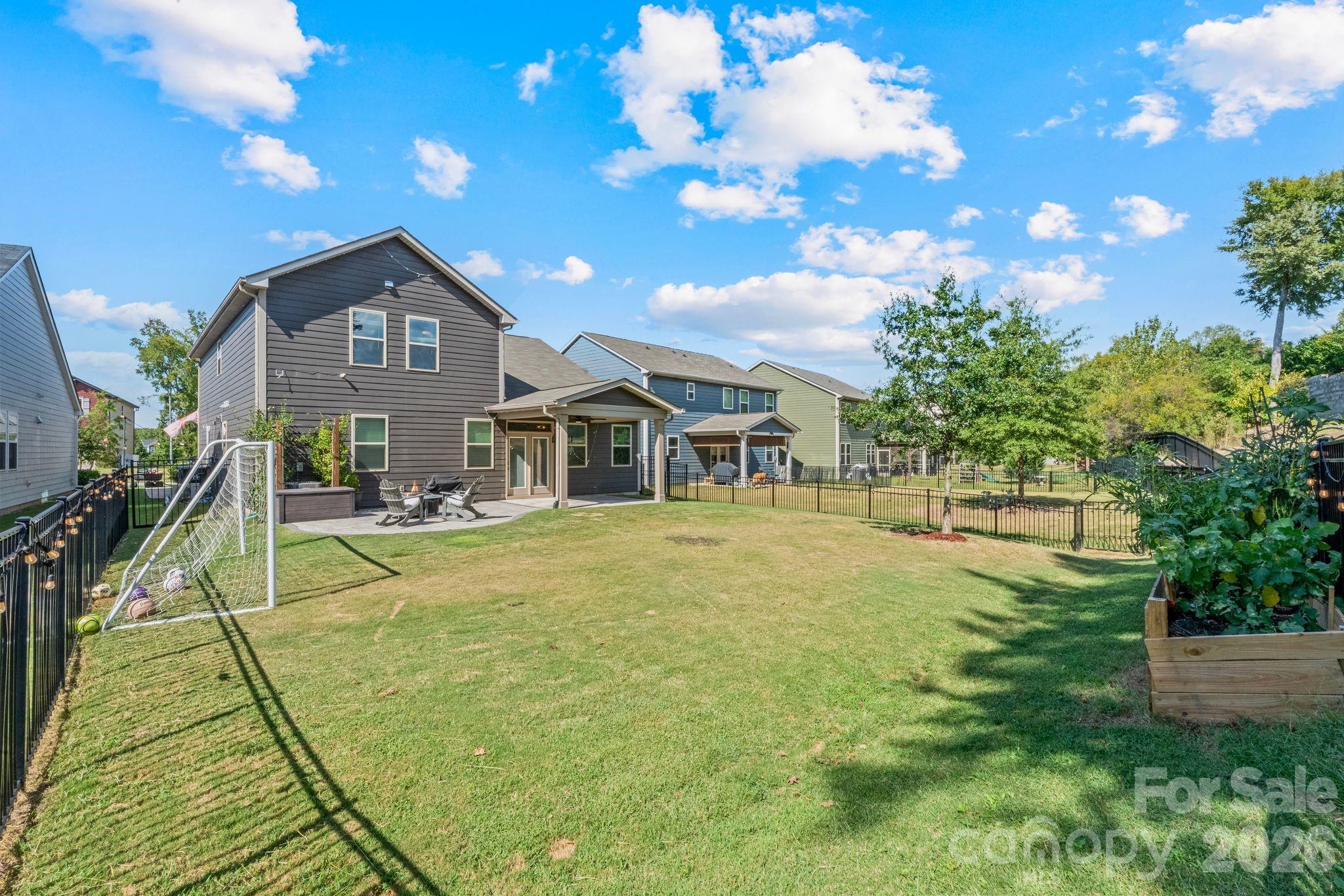 Single Family Residence at 12804 Heath Grove Drive, Huntersville, photo 41 of 41