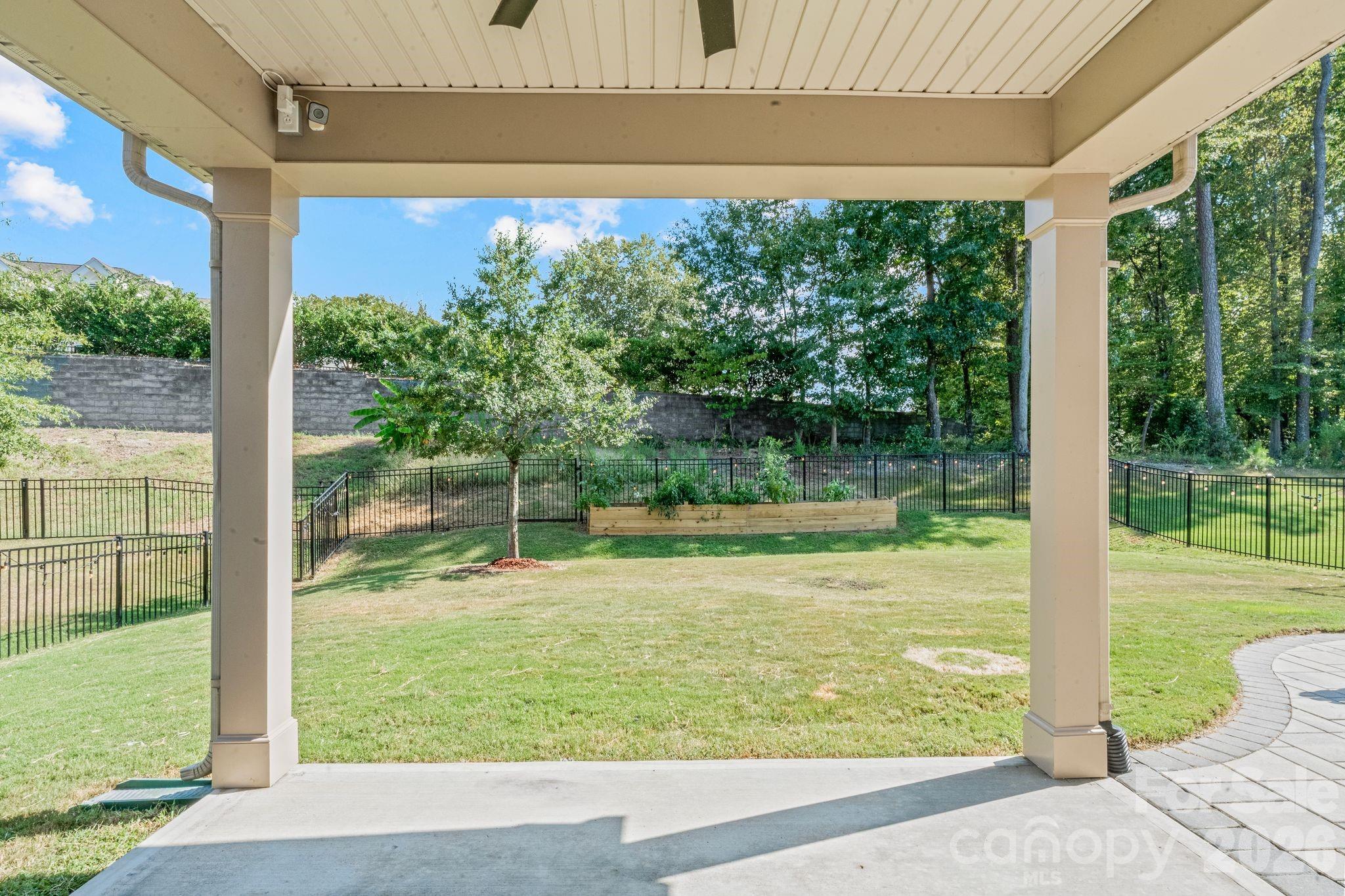 Single Family Residence at 12804 Heath Grove Drive, Huntersville, photo 37 of 41