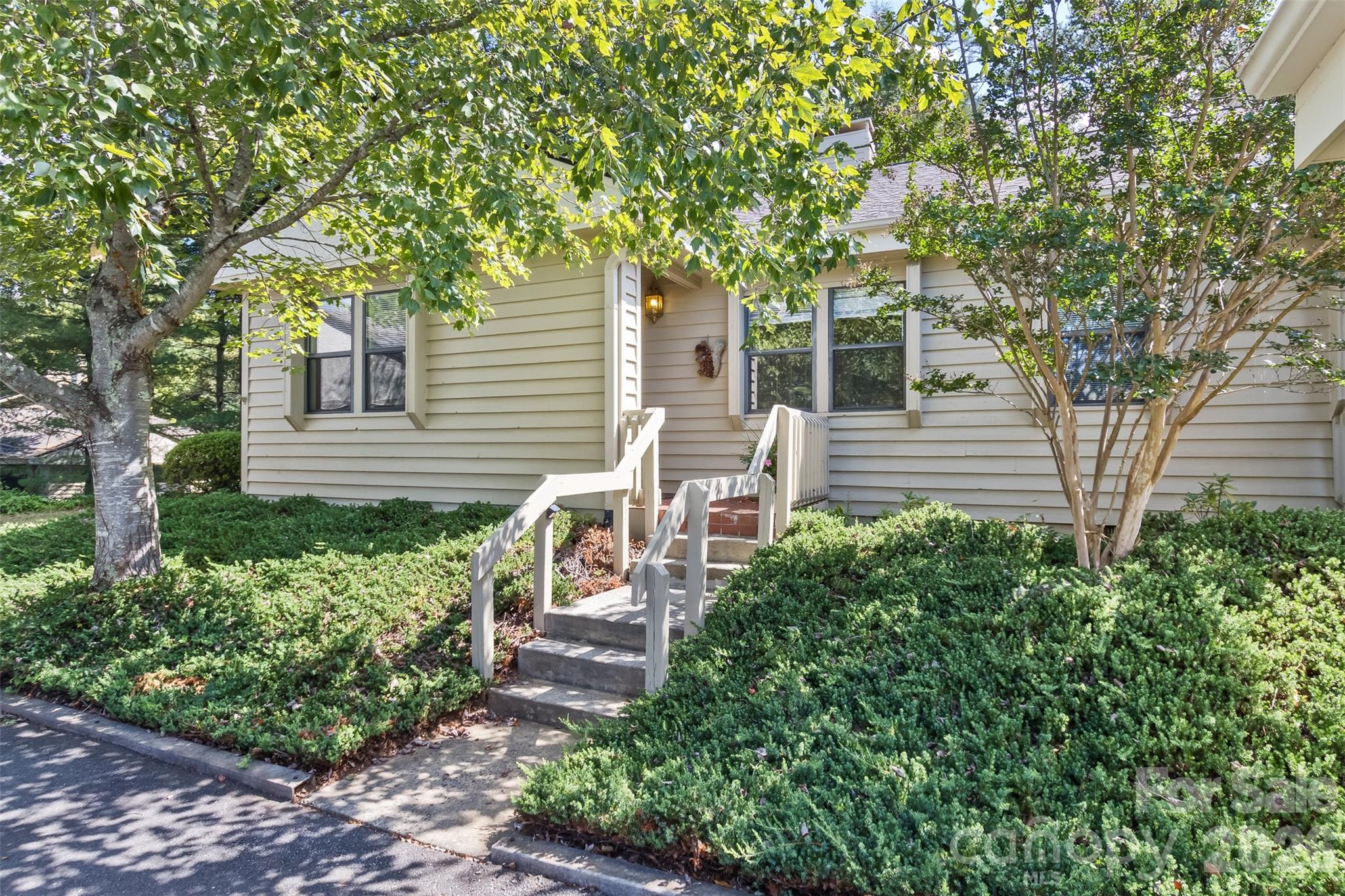 Front Entrance - 3001 Saint Augustine Place, Asheville