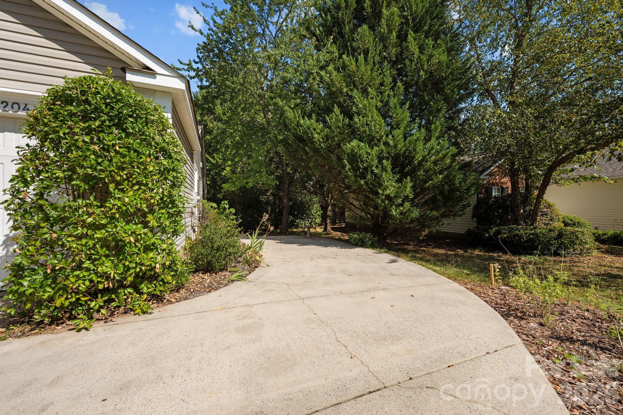 Single Family Residence at 5204 Ashie Avenue, Matthews, photo 2 of 19