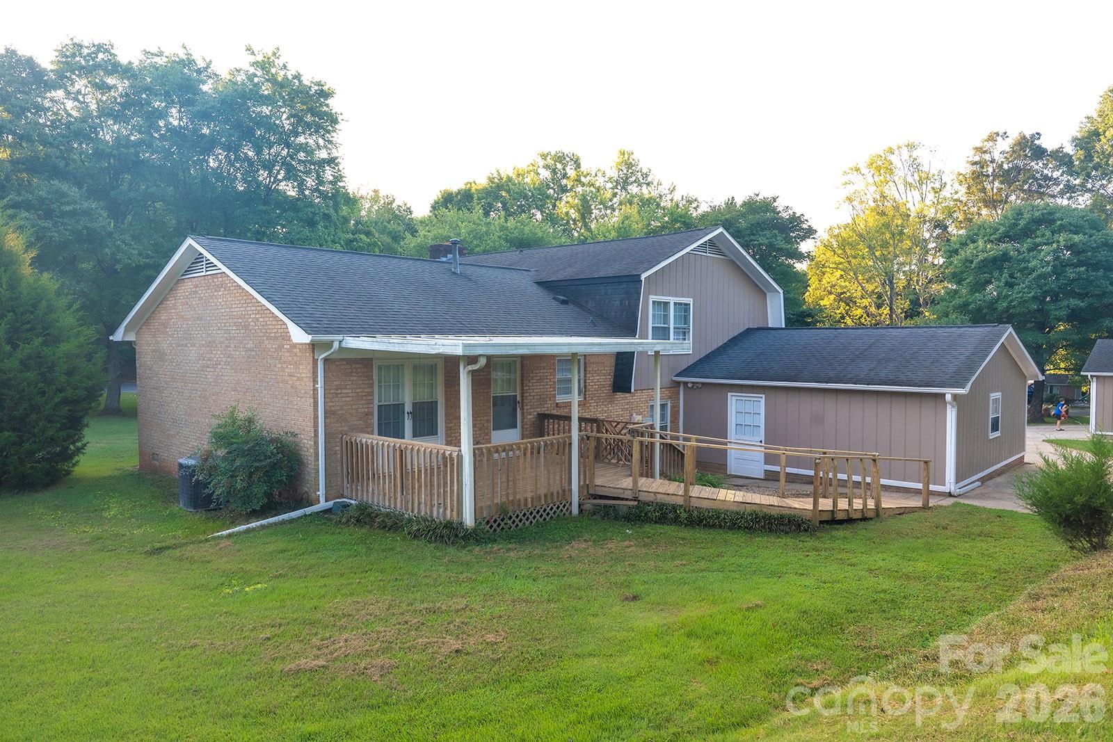 Privacy! - 3401 Tracelake Drive, Matthews
