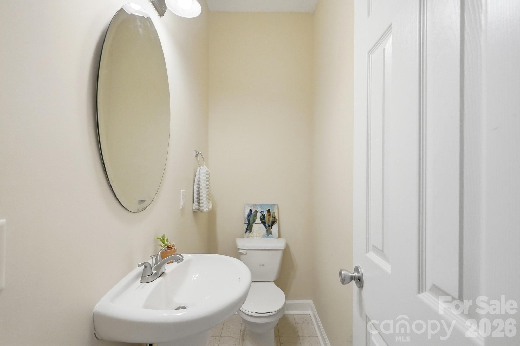 Powder Room - 108 St Vincent Place, Mount Holly