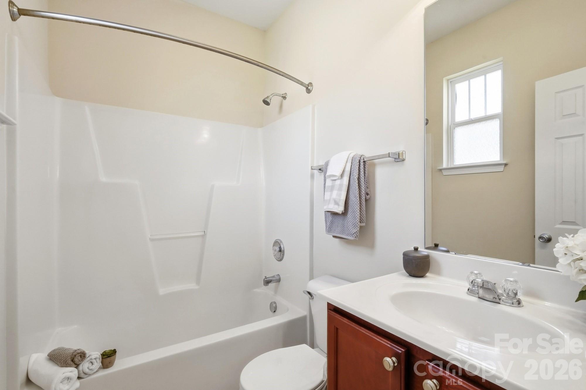 Ensuite Bath - 108 St Vincent Place, Mount Holly