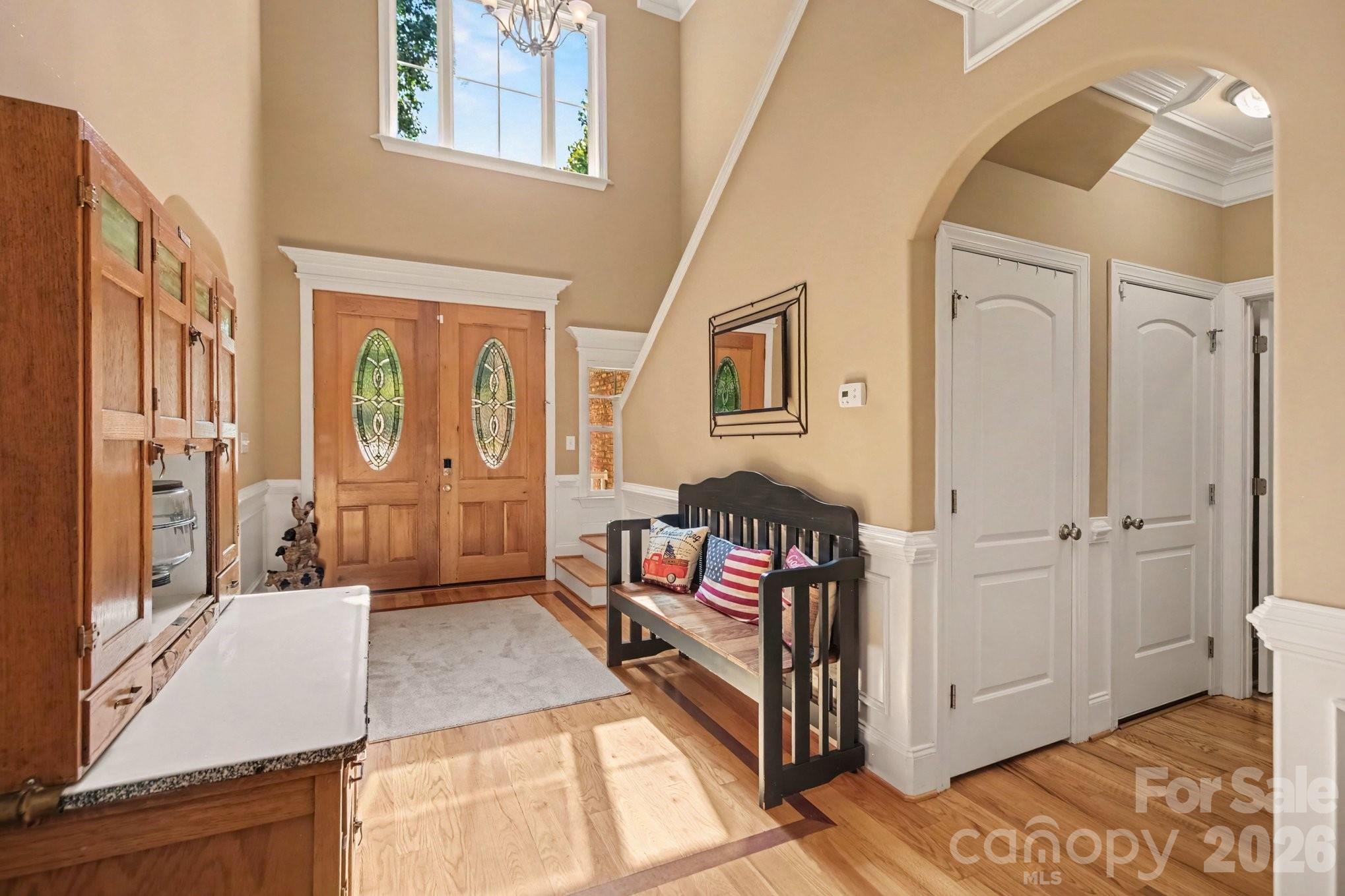 Single Family Residence at 5116 Ivy Trace Court, Clemmons, photo 2 of 20