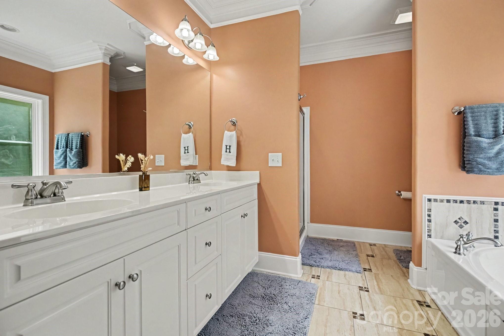Single Family Residence at 5116 Ivy Trace Court, Clemmons, photo 11 of 20