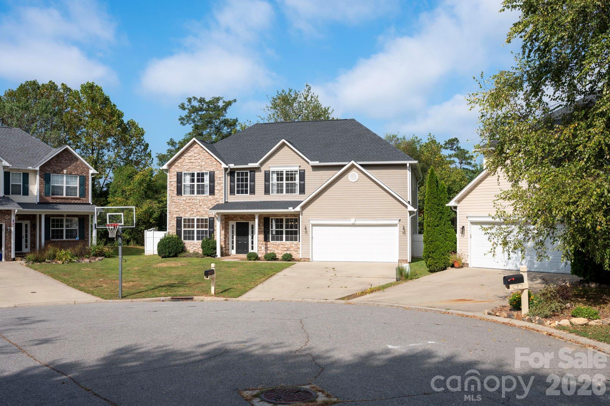 Fantastic Location in Cul-de-Sac - 9 Carraway Court, Asheville
