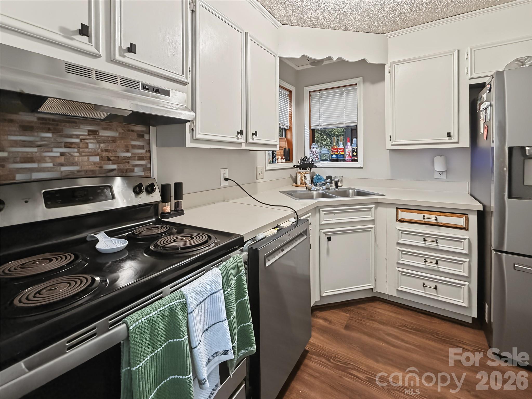 Single Family Residence at 1156 Crab Creek Road, Hendersonville, photo 5 of 19