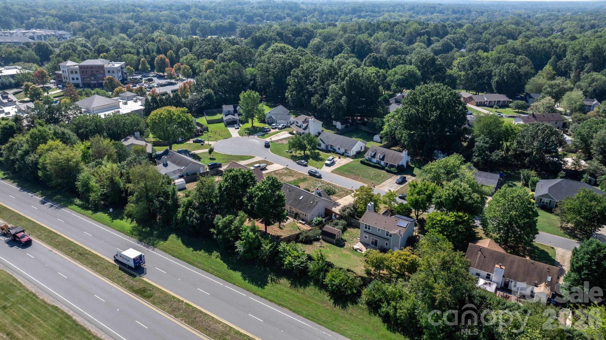 Single Family Residence at 16522 Glenfurness Drive, Huntersville, photo 29 of 42