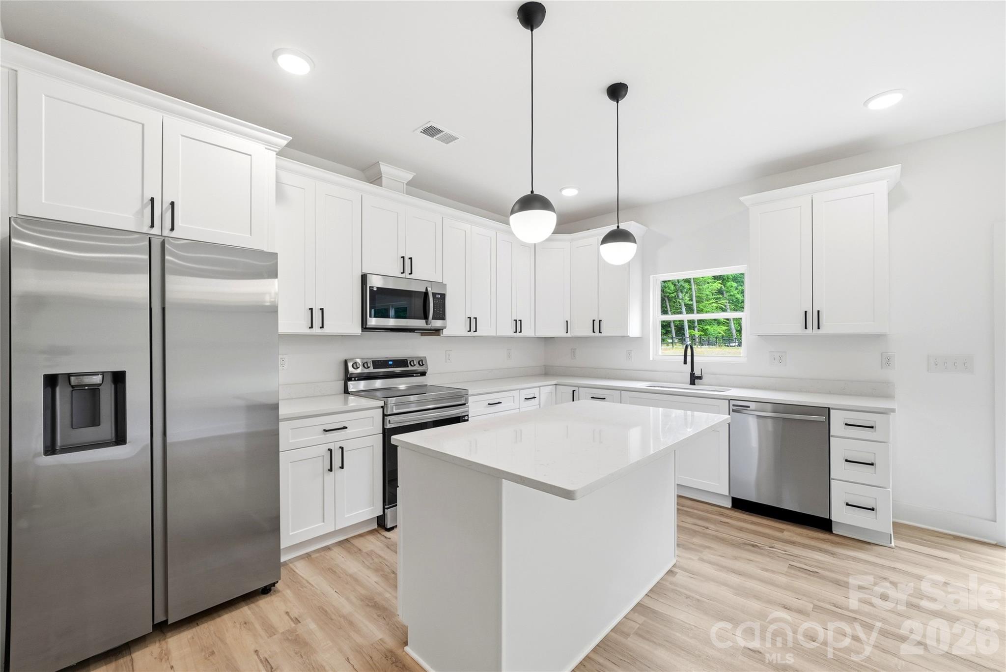 Single Family Residence at 3272 Fairview Drive, Gastonia, photo 20 of 40