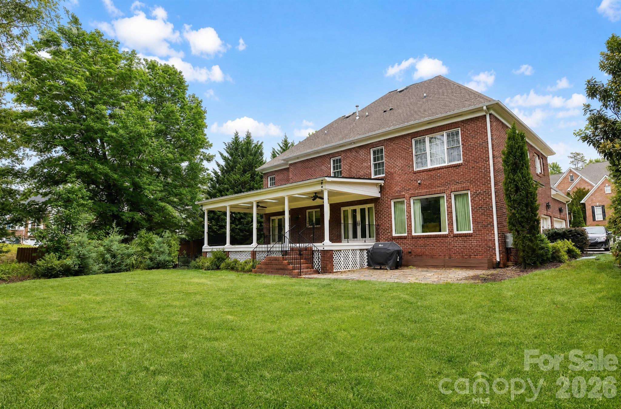 Single Family Residence at 880 Hickory Stick Drive, Fort Mill, photo 2 of 29
