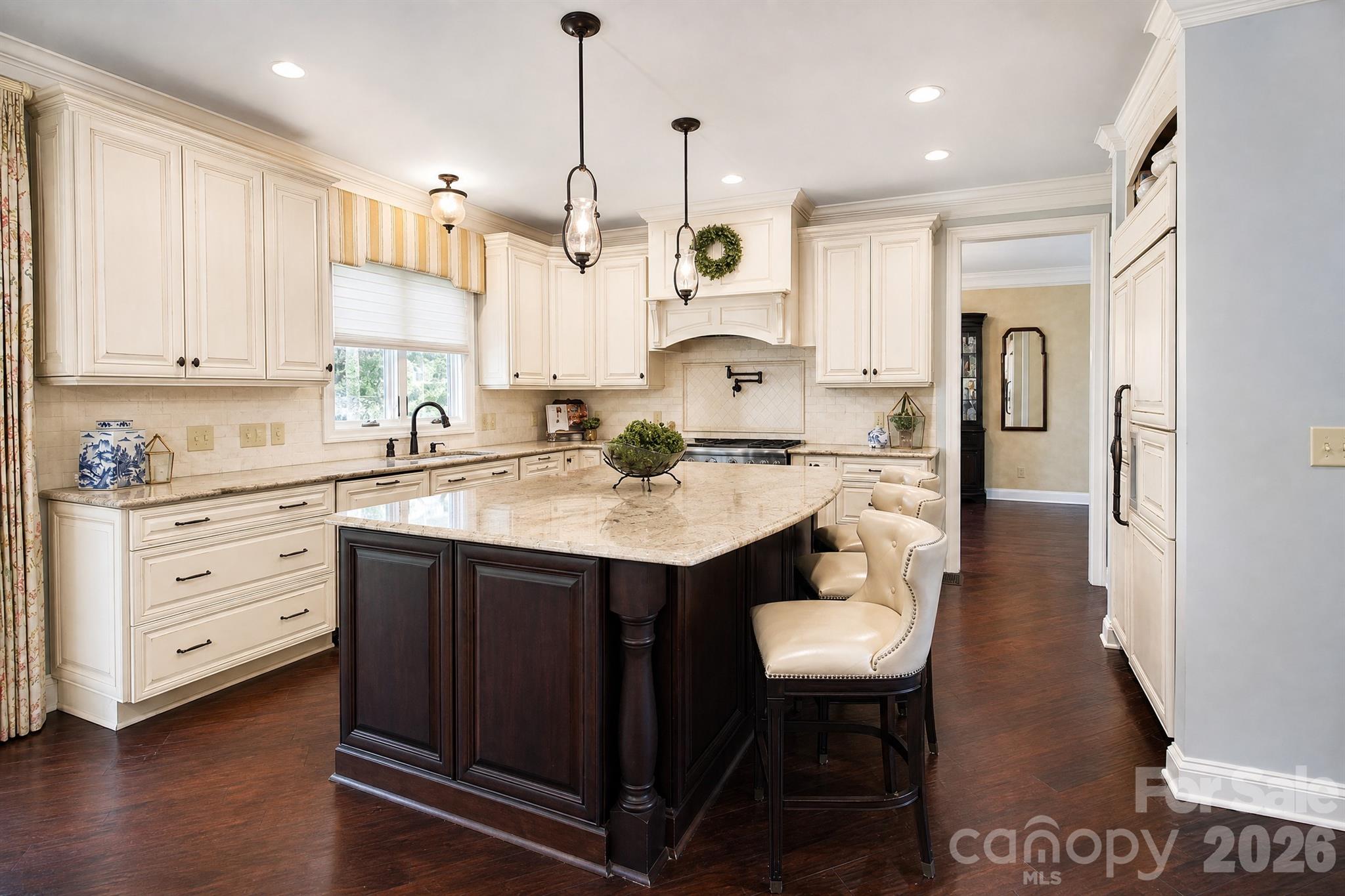 Single Family Residence at 880 Hickory Stick Drive, Fort Mill, photo 8 of 29